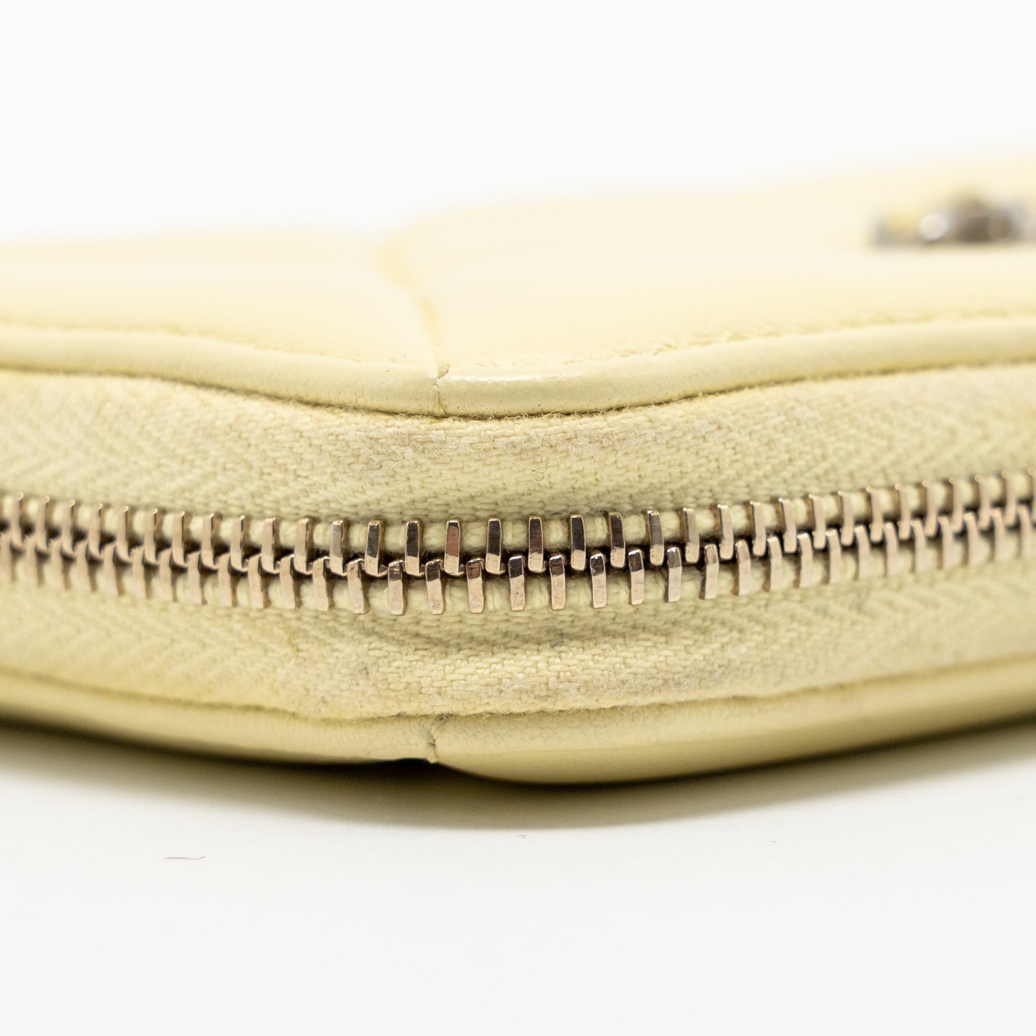 CHANEL 19 LONG WALLET LAMBSKIN YELLOW SHW (MICROCHIP)