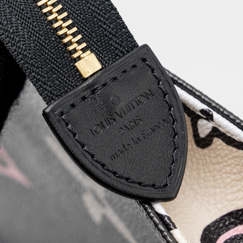 LOUIS VUITTON WILD AT HEART TOILETRY POCHETTE CANVAS BLACK / WHITE/ PINK GHW