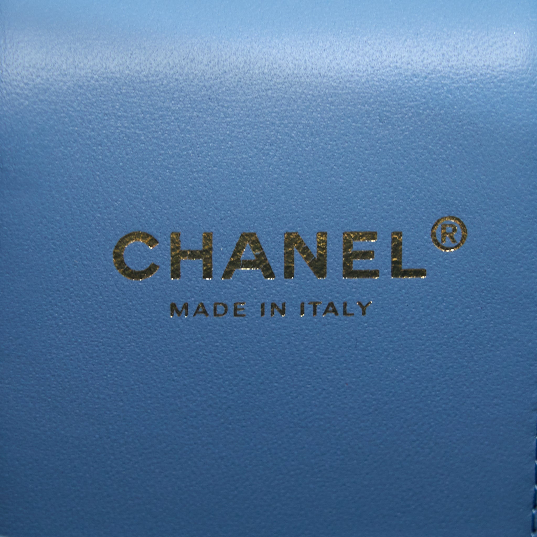 CHANEL VANITY CASE WITH CHAIN DENIM LGHW (MICROCHIP)