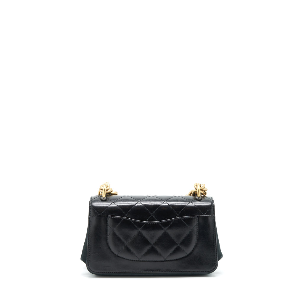 CHANEL SEASONAL PARIS COSMOPOLITE STRAIT LINED FLAP BAG CALFSKIN / LAMBSKIN BLACK GHW