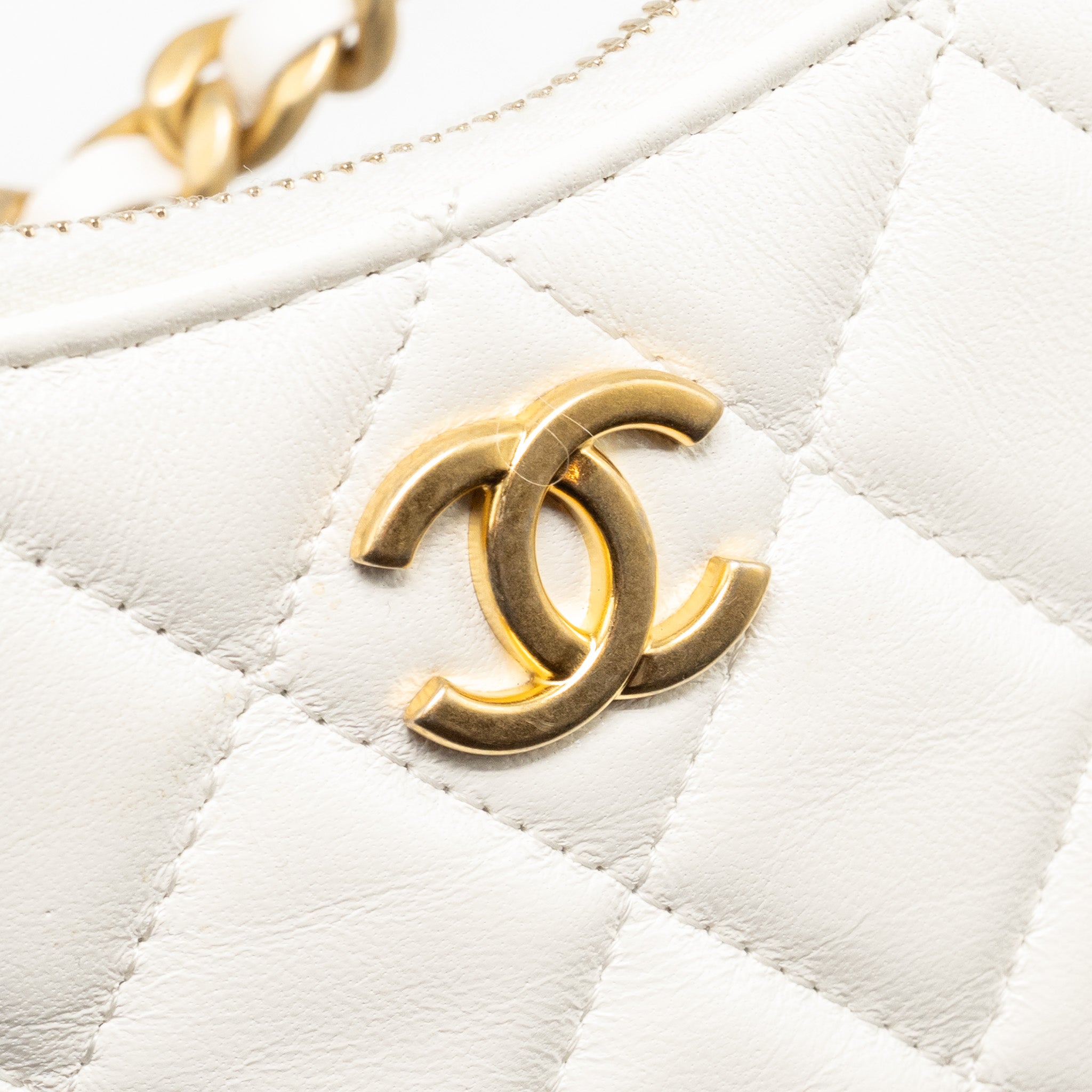 CHANEL QUILTED CC PURSE WITH CHAIN SHINY CRUMPLED LAMBSKIN WHITE GHW (MICROCHIP)