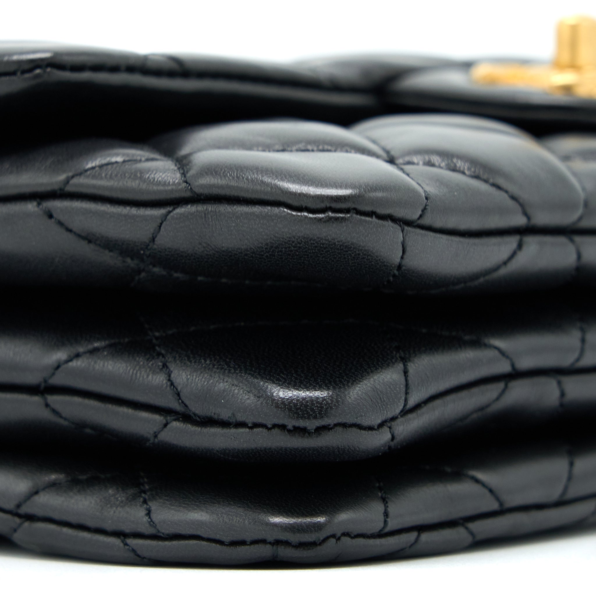 CHANEL 22K GOLD PILLAR ADJUSTMENT CHAIN FLAP BAG LAMBSKIN BLACK GHW (MICROCHIP)