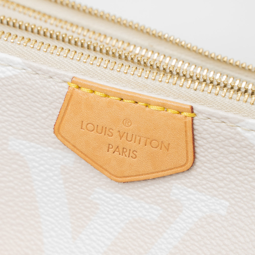 LOUIS VUITTON MULTI POCHETTE ACCESSORIES BY THE POOL GIANT MONOGRAM GIANT CANVAS GHW