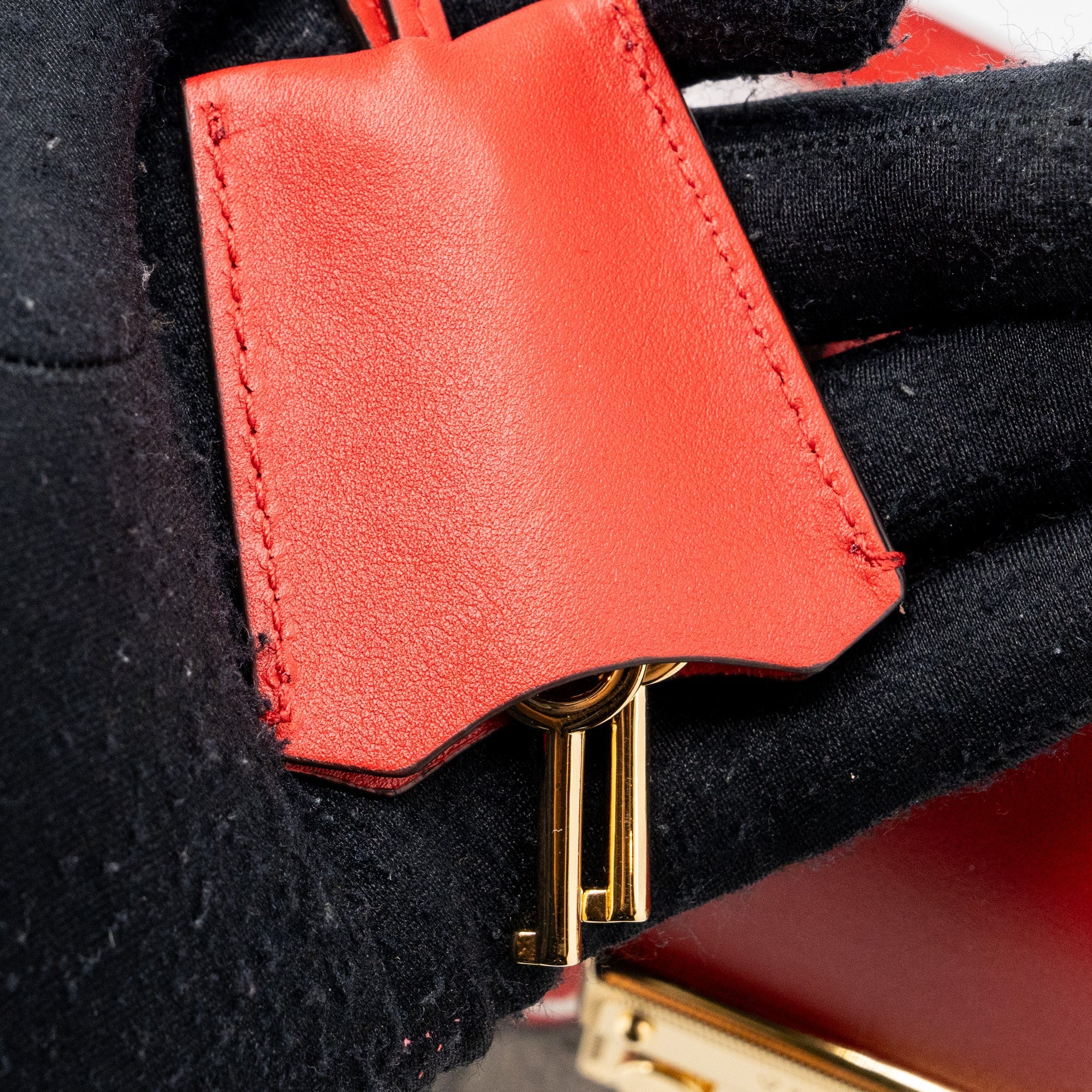 GUCCI SMALL PADLOCK SHOULDER BAG GG SUPREME CANVAS RED GHW
