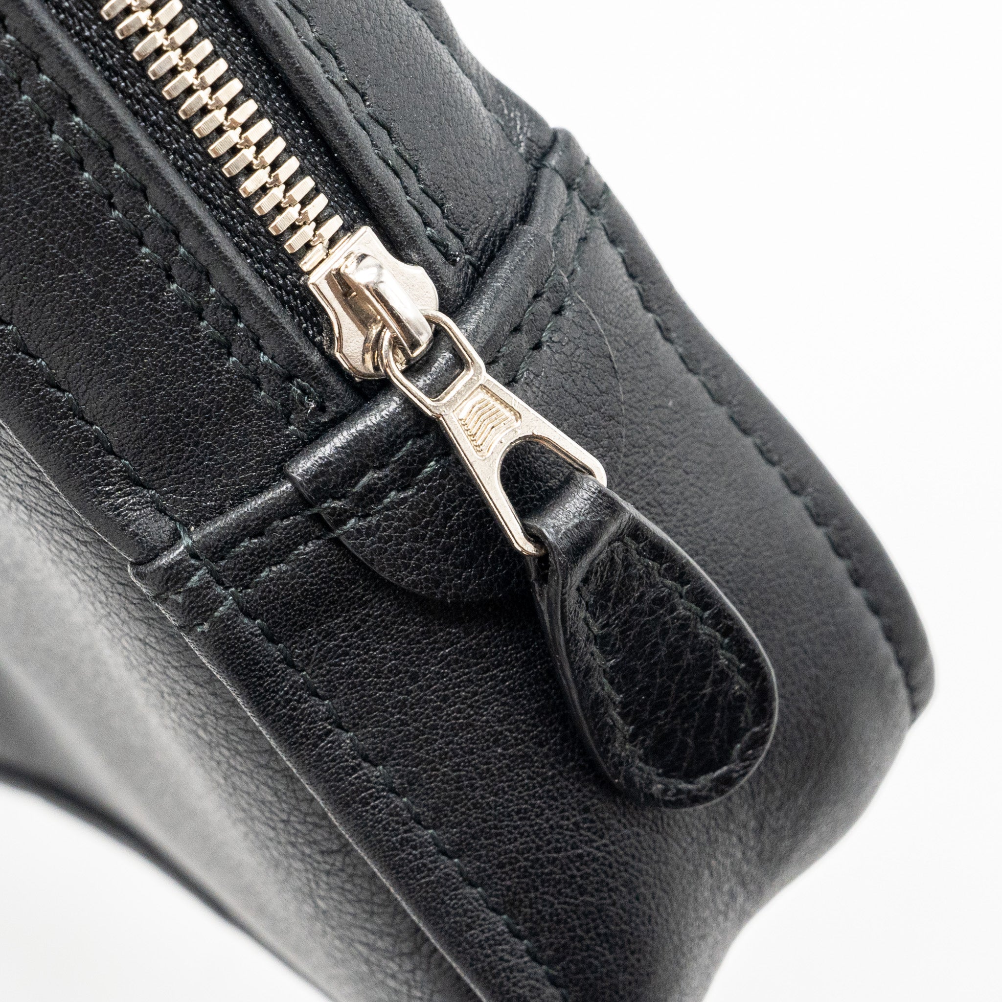 BALENCIAGA TRIANGLE ZIP CLUTCH CALFSKIN BLACK SHW