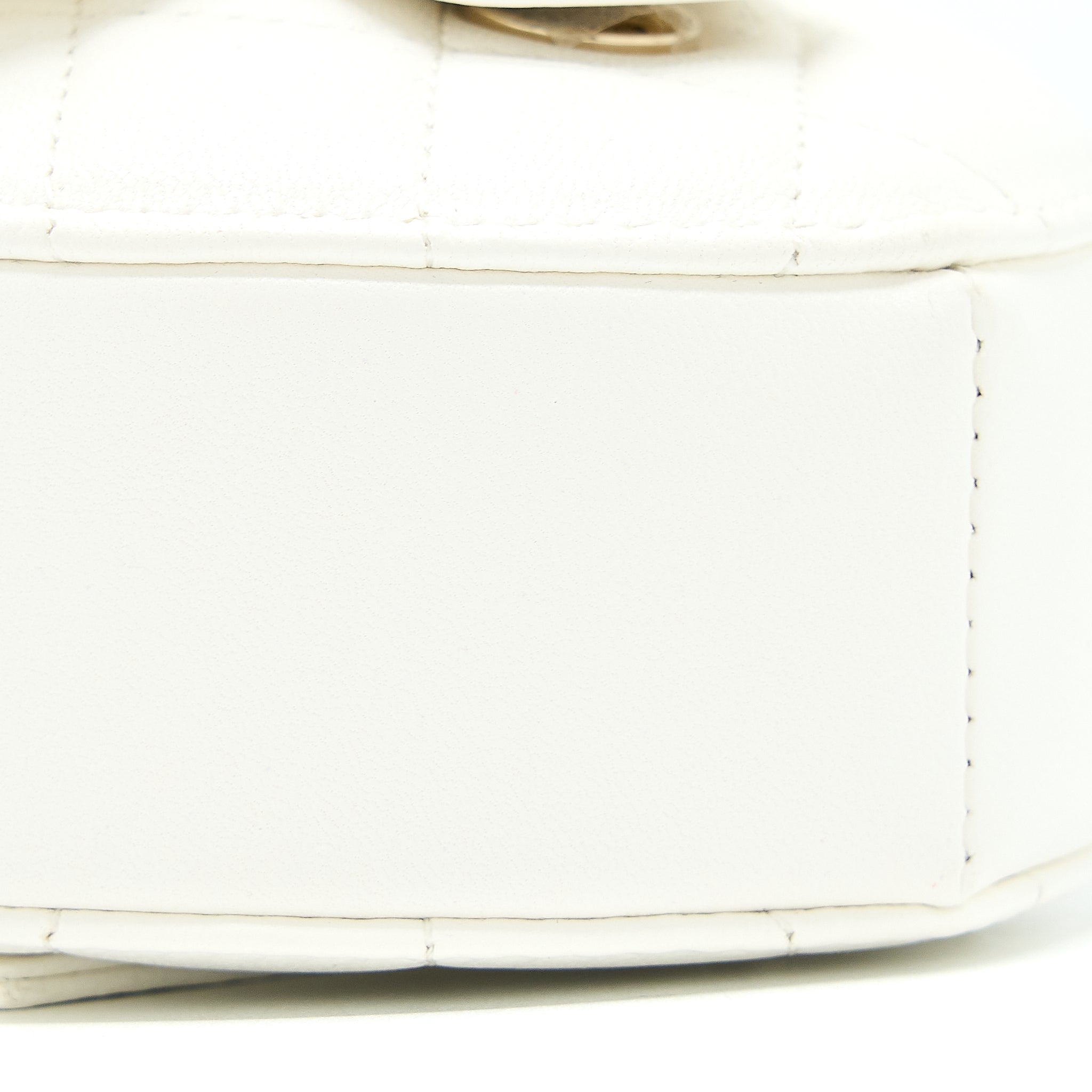 CHANEL 22S HEART BELT BAG LAMBSKIN WHITE LGHW