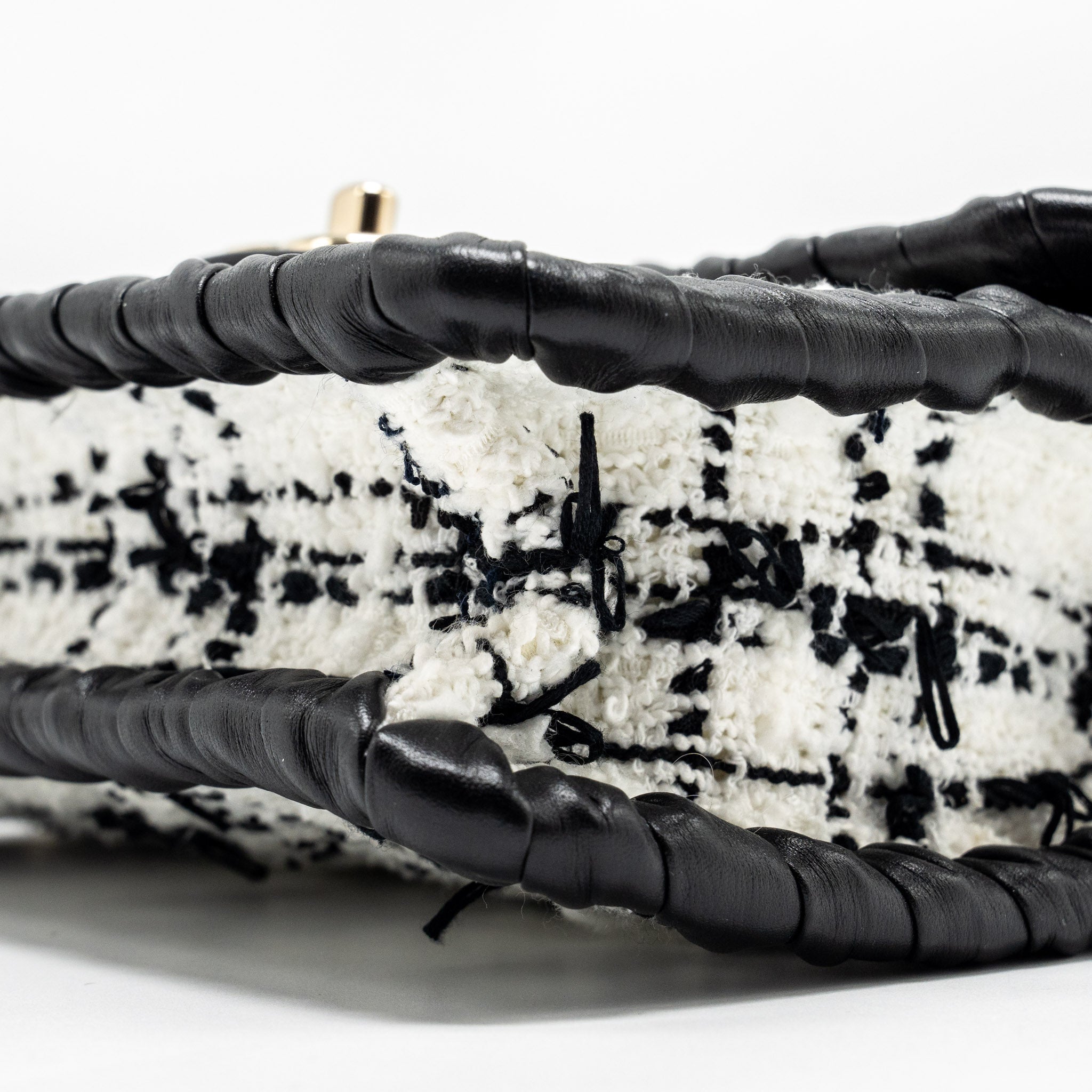 CHANEL SEASONAL MINI SQUARE FLAP BAG TWEED WHITE/BLACK LGHW (MICROCHIP)