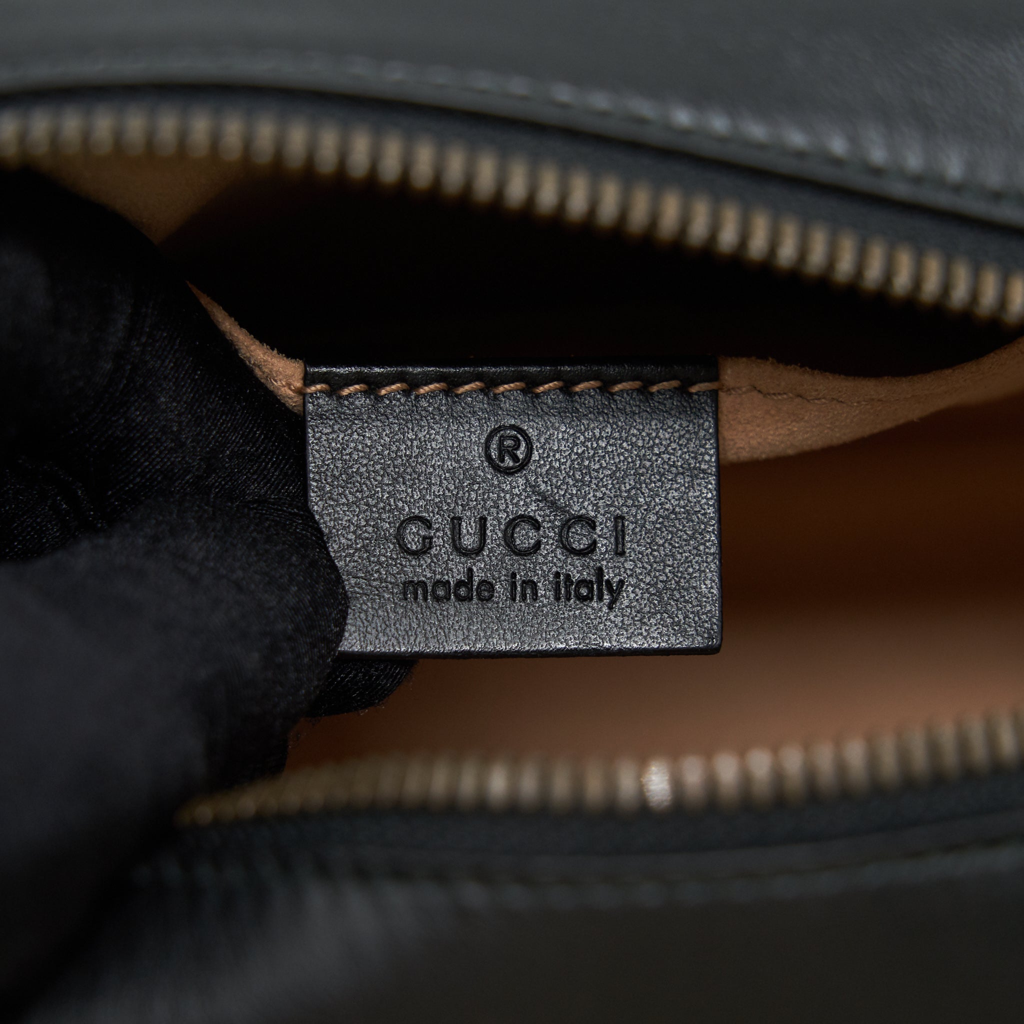 GUCCI GG MARMONT SMALL CAMERA BAG BLACK