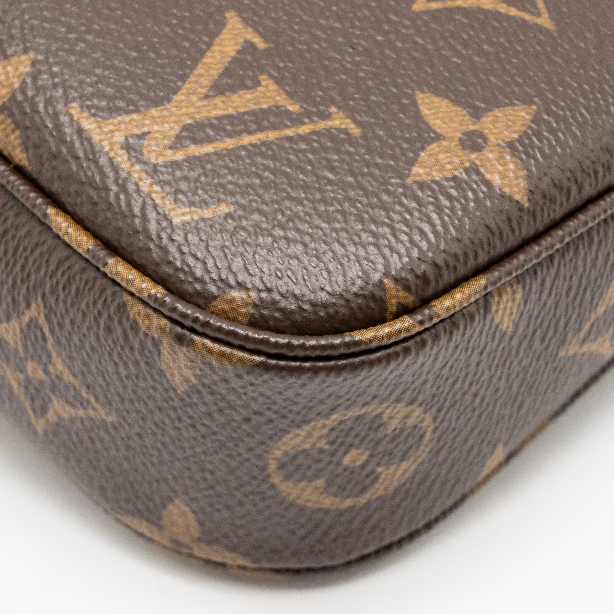LOUIS VUITTON POCHETTE ACCESSORIES MONOGRAM CANVAS GHW