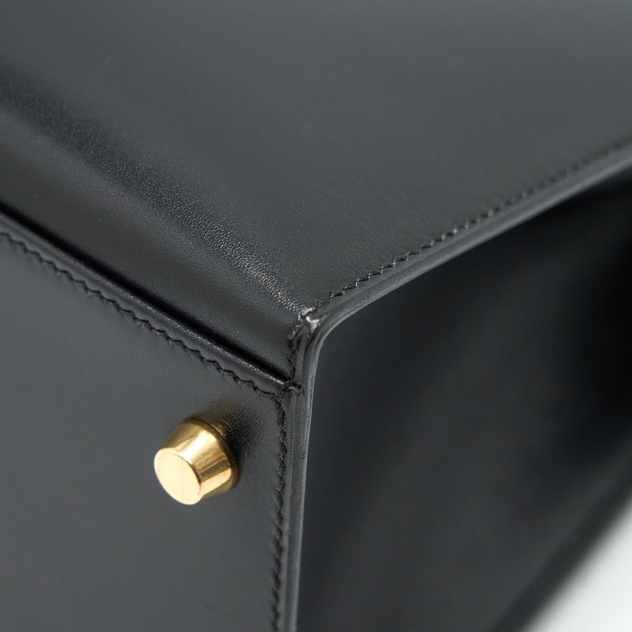 HERMES KELLY32 BOX LEATHER BLACK GHW (SHOULDER STAP MISSING)