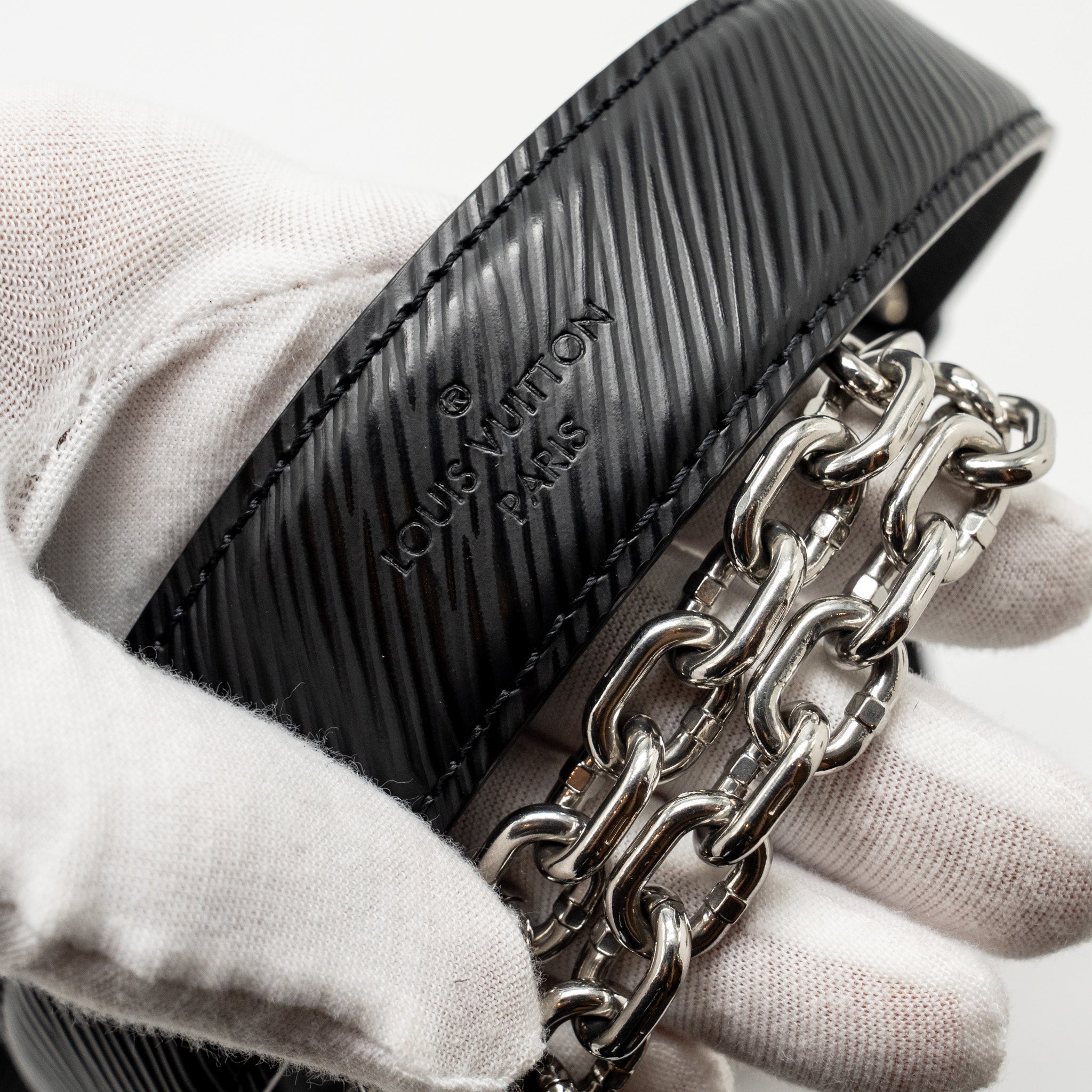 LOUIS VUITTON TWIST PM EPI LEATHER BLACK SHW