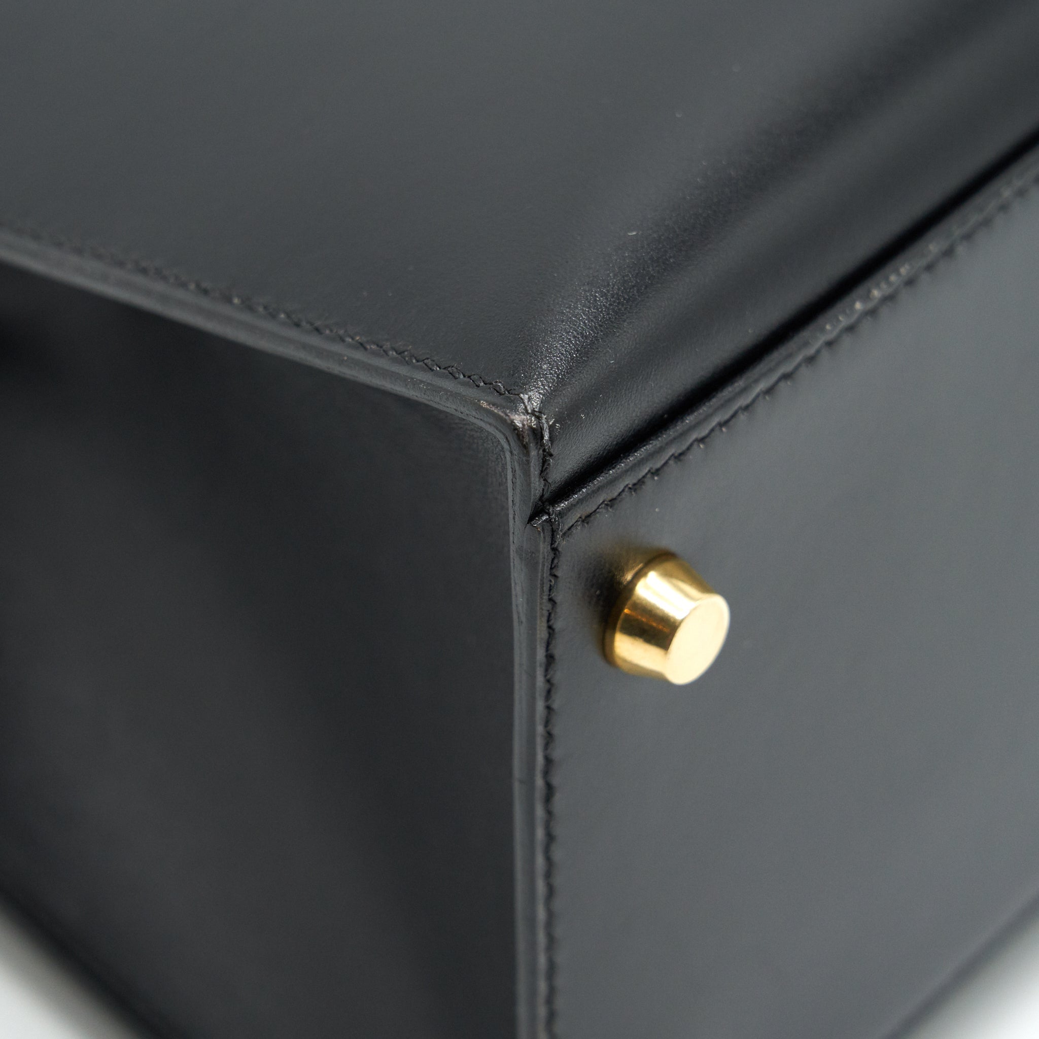 HERMES KELLY32 BOX LEATHER BLACK GHW (SHOULDER STAP MISSING)