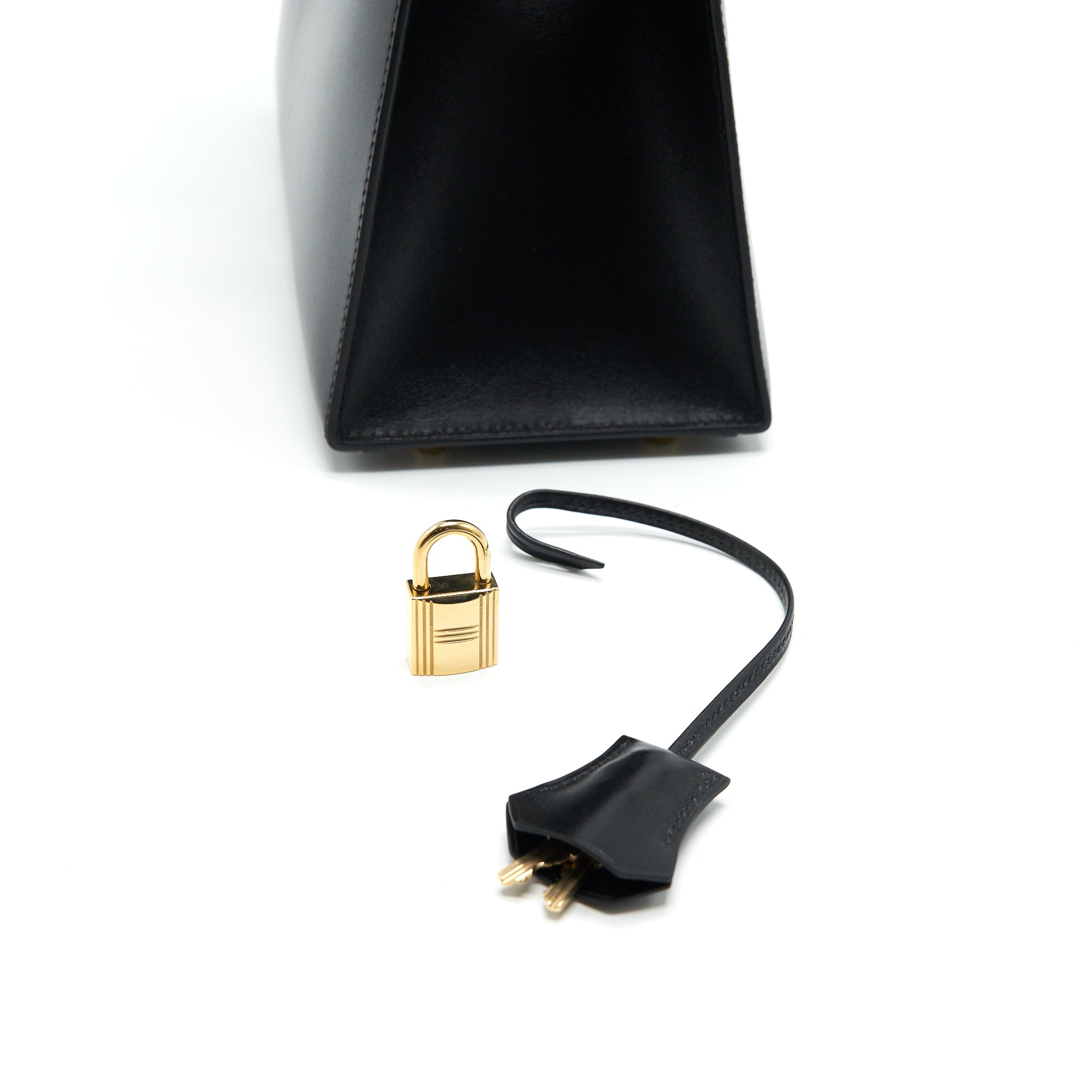 HERMES KELLY32 BOX LEATHER BLACK GHW (SHOULDER STAP MISSING)
