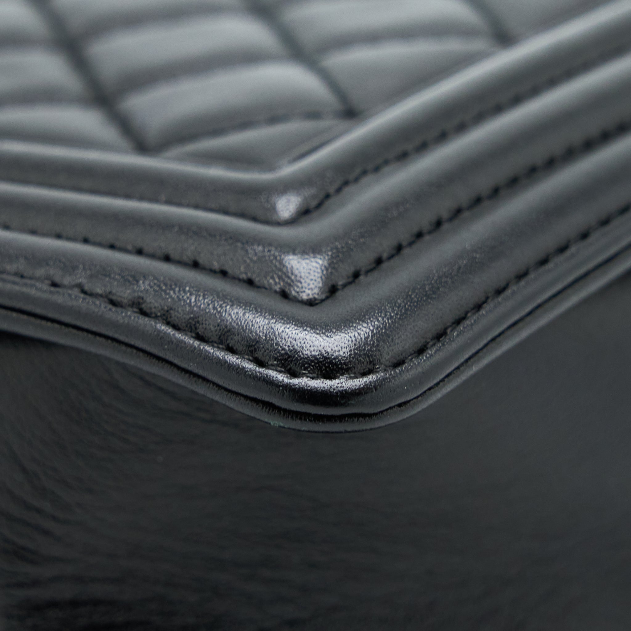 CHANEL MEDIUM BOY BAG LAMBSKIN BLACK RUTHENIUM SHW