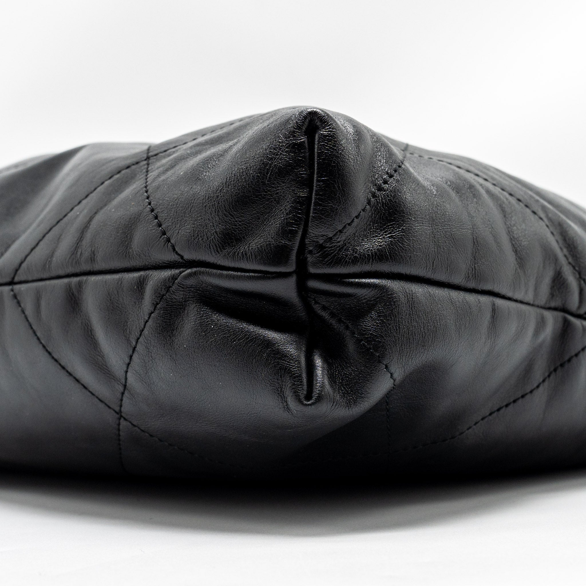 CHANEL MEDIUM 22 BAG CALFSKIN BLACK SHW (MICROCHIP)