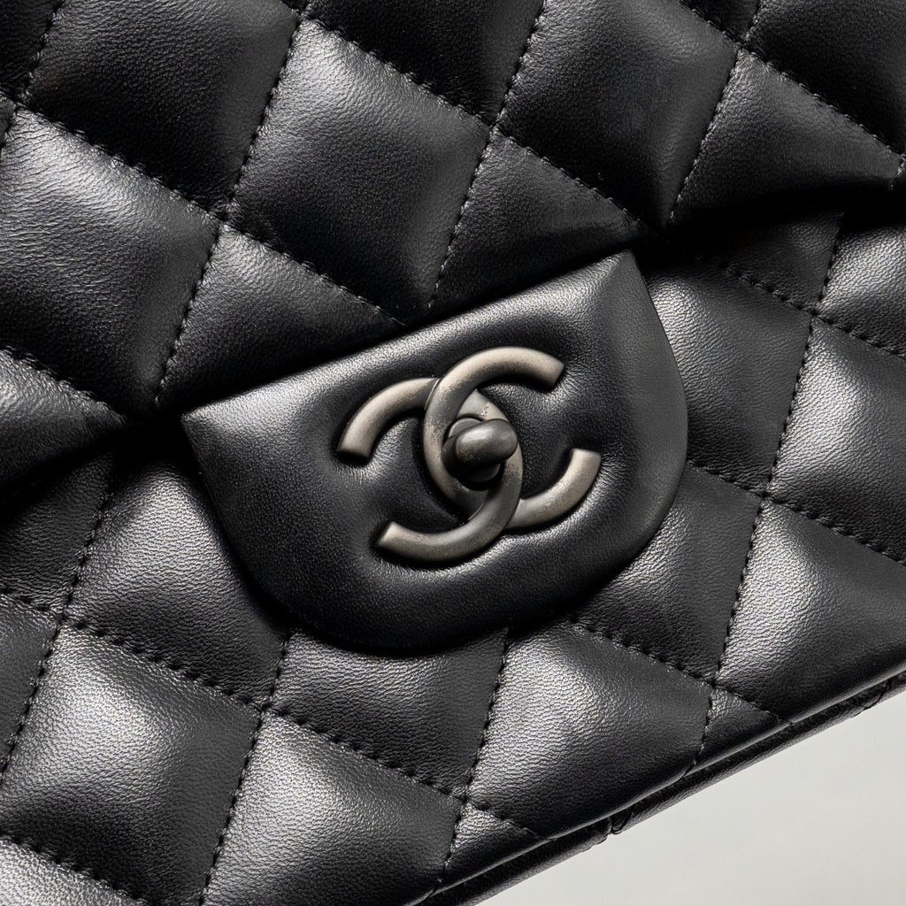 CHANEL JUMBO CLASSIC DOUBLE FLAP BAG LAMBSKIN SO BLACK