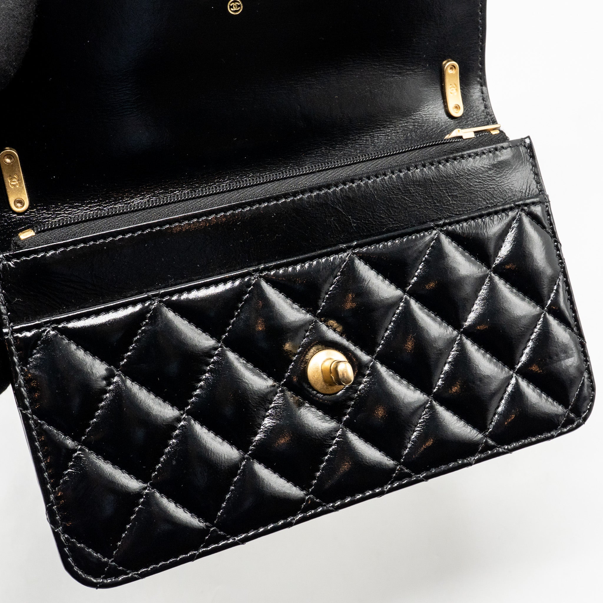 CHANEL 24A DETAILED CHAIN WALLET ON CHAIN SHINY CALFSKIN BLACK GHW (MICROCHIP）