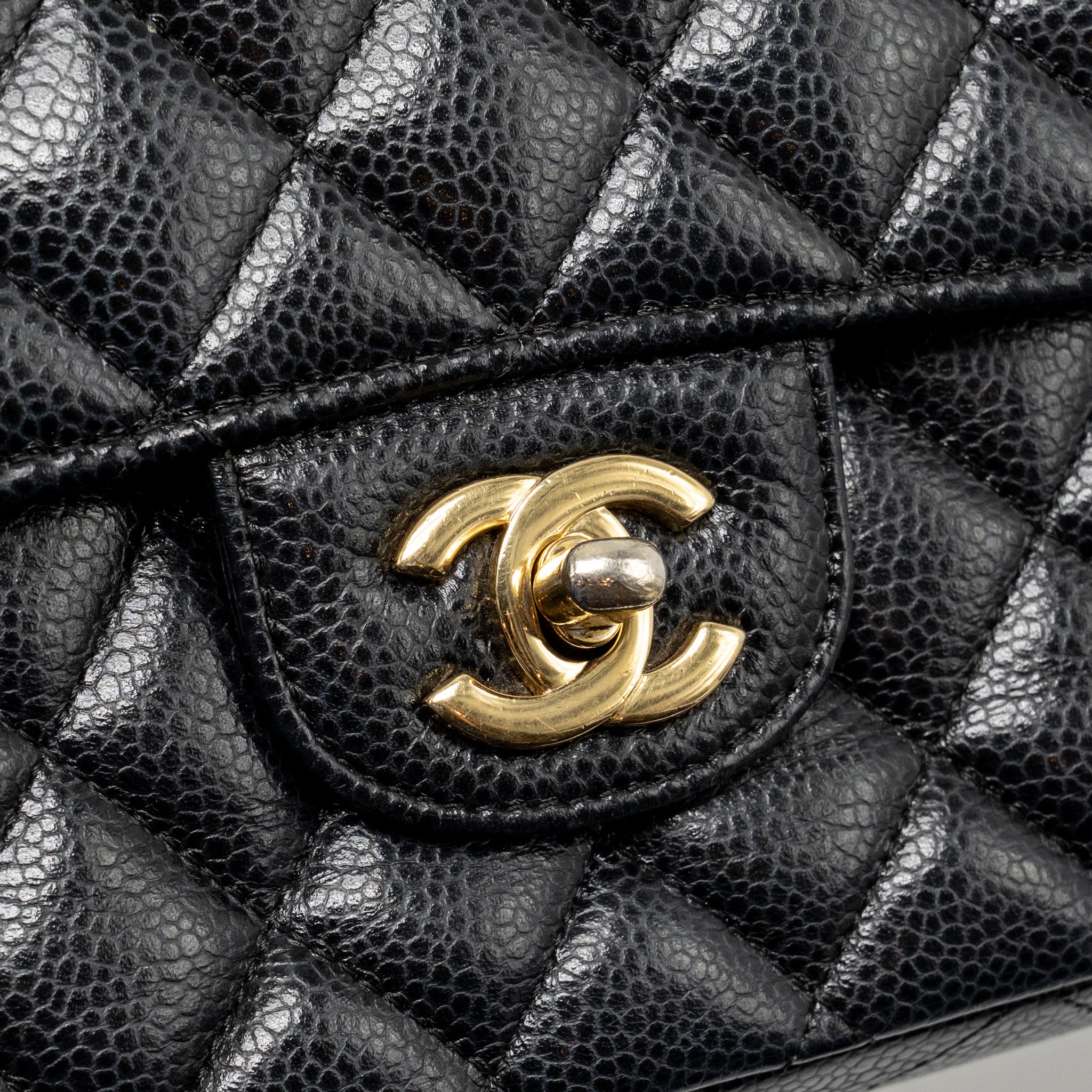 CHANEL MEDIUM CLASSIC DOUBLE FLAP BAG CAVIAR BLACK GHW
