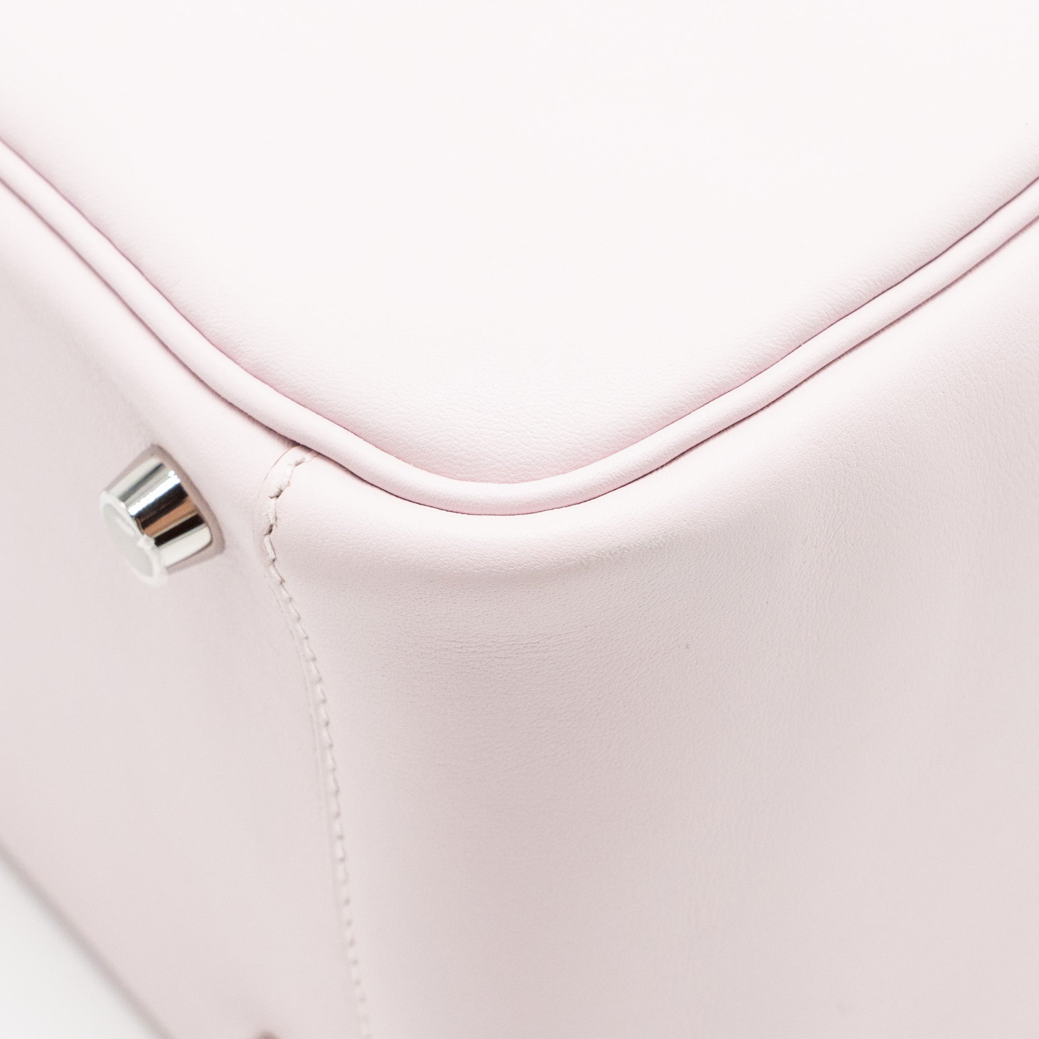 HERMES LINDY 26 SWIFT MAUVE PALE / GOLD SHW