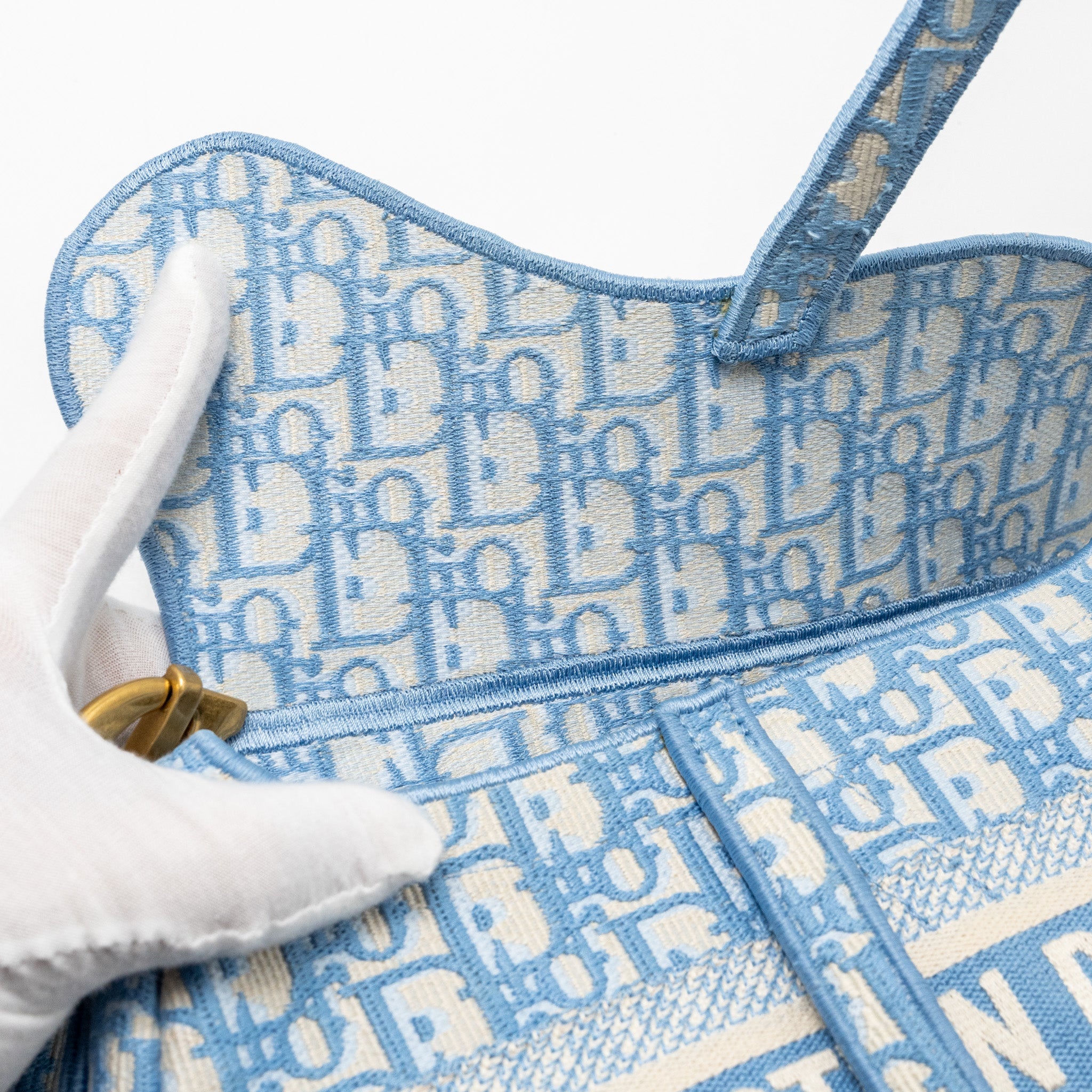 DIOR MEDIUM SADDLE BAG OBLIQUE EMBROIDERY LIGHT BLUE GHW