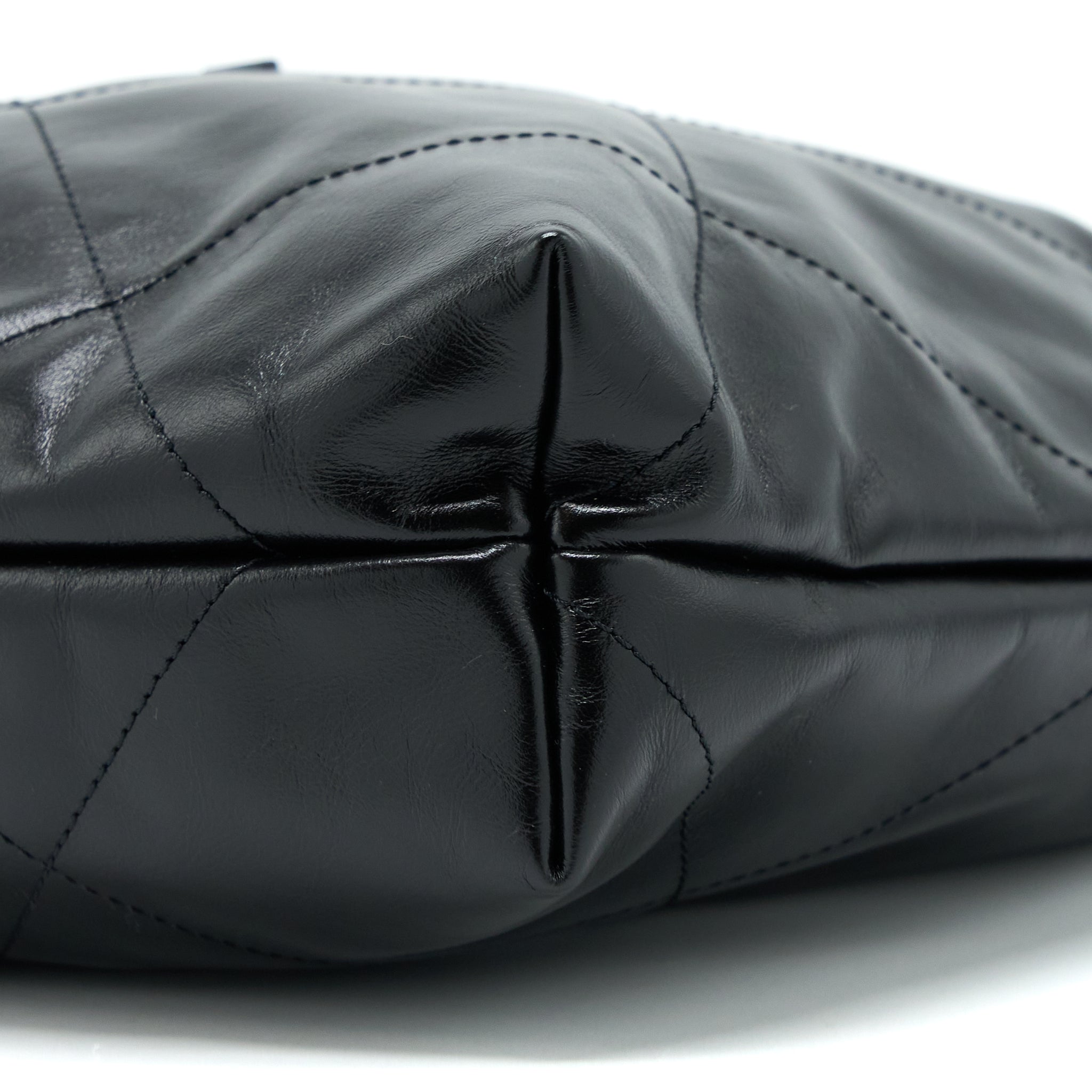 CHANEL MEDIUM 22 BAG SHINY CALFSKIN SO BLACK WITH BLACK HARDWARE (MICROCHIP)