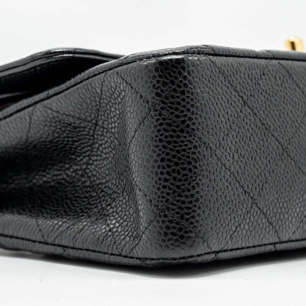 CHANEL MEDIUM CLASSIC DOUBLE FLAP BAG CAVIAR BLACK GHW