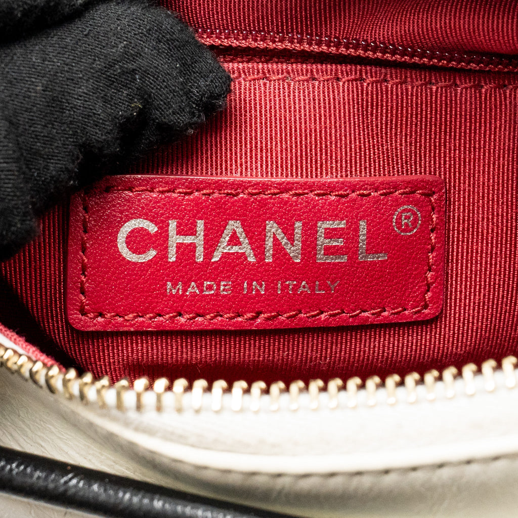 CHANEL SMALL GABRIELLE HOBO BAG AGED CALFSKIN WHITE/BLACK MULTICOLOUR HARDWARE