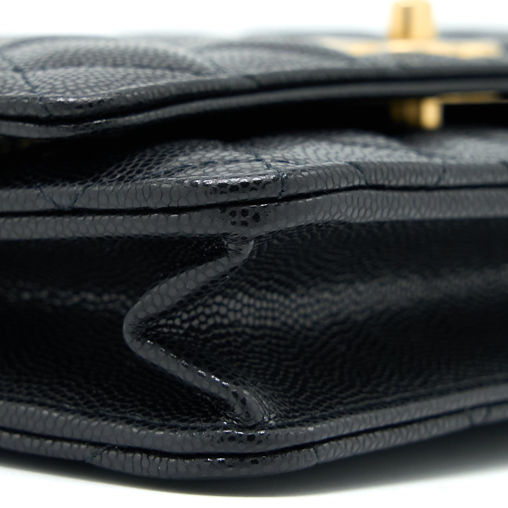 CHANEL 22A TWIST YOUR BUTTON WALLET ON CHAIN CAVIAR BLACK GHW (MICROCHIP)
