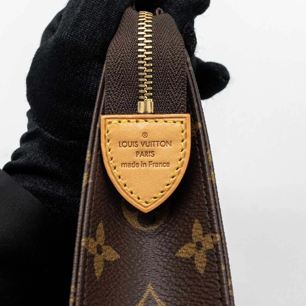 LOUIS VUITTON TOILETRY   POCHETTE 26 MONOGRAM CANVAS GHW