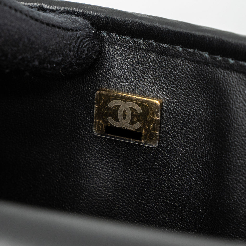 CHANEL 23C HOUNDSTOOTH WEAVING FLAP BAG TWEED/LAMBSKIN BLACK/WHITE BRUSHED GHW (MICROCHIP)