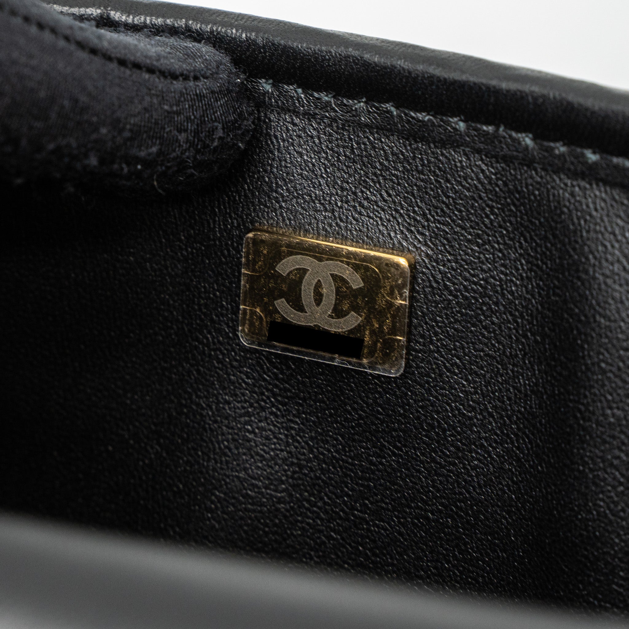CHANEL 23C HOUNDSTOOTH WEAVING FLAP BAG TWEED/LAMBSKIN BLACK/WHITE BRUSHED GHW (MICROCHIP)