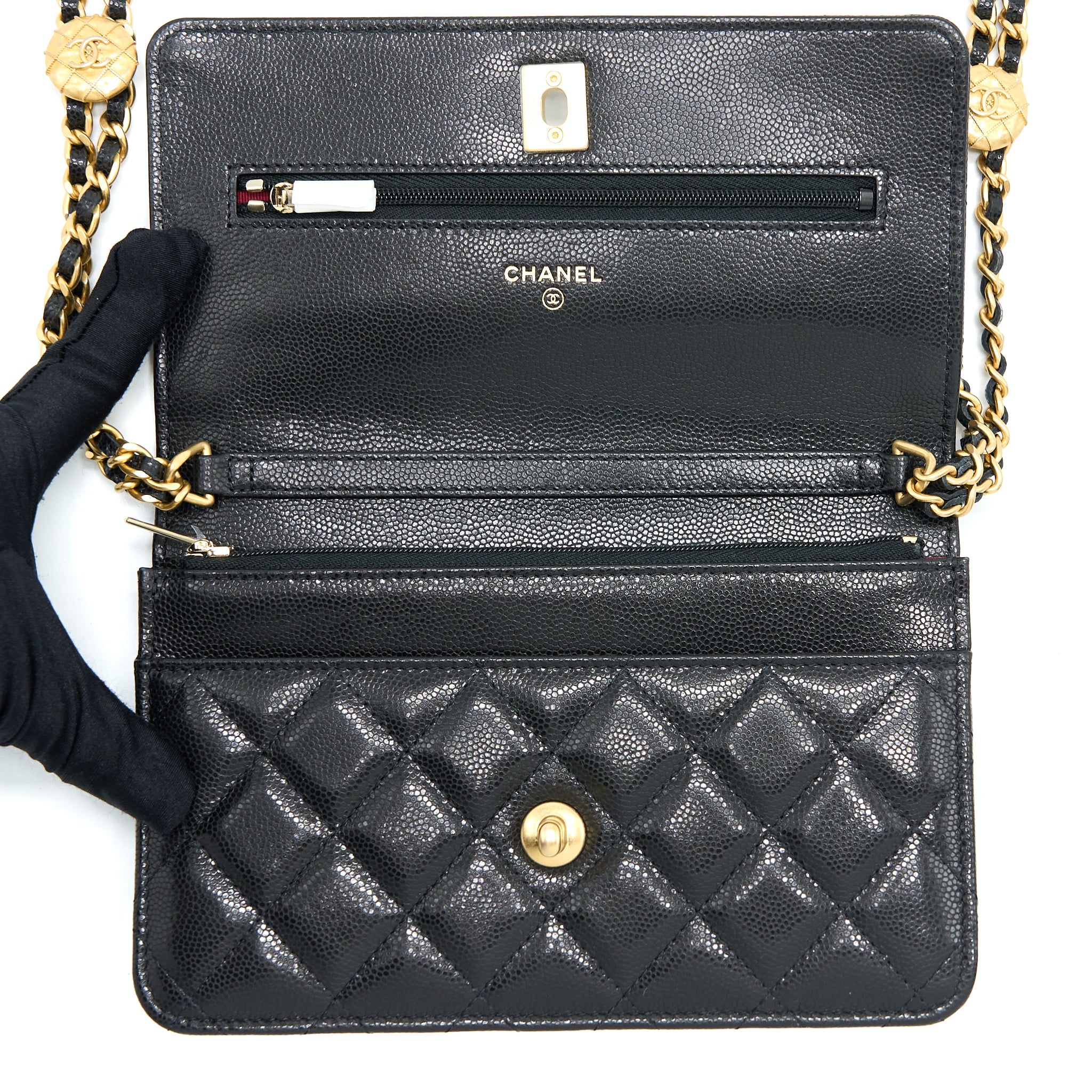 CHANEL 22A TWIST YOUR BUTTON WALLET ON CHAIN CAVIAR BLACK GHW (MICROCHIP)