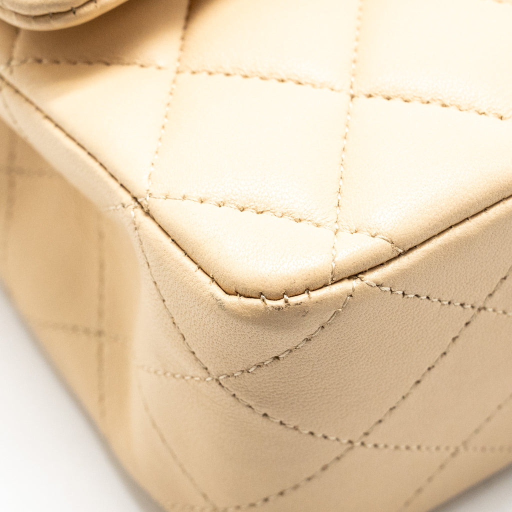 CHANEL MEDIUM CLASSIC DOUBLE FLAT BAG LAMBSKIN BEIGE GHW