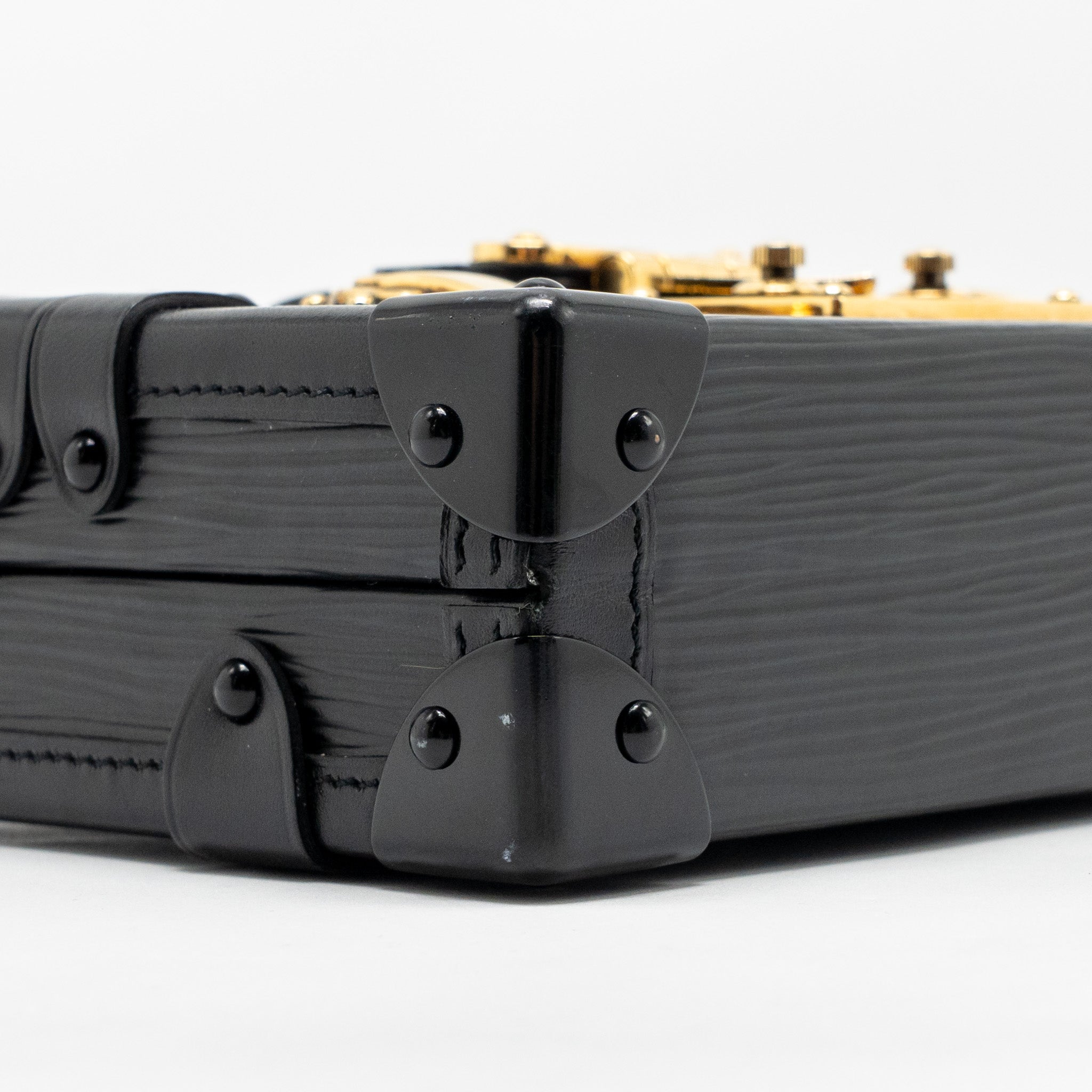 LOUIS VUITTON PETIT MALLE EPI BLACK GHW
