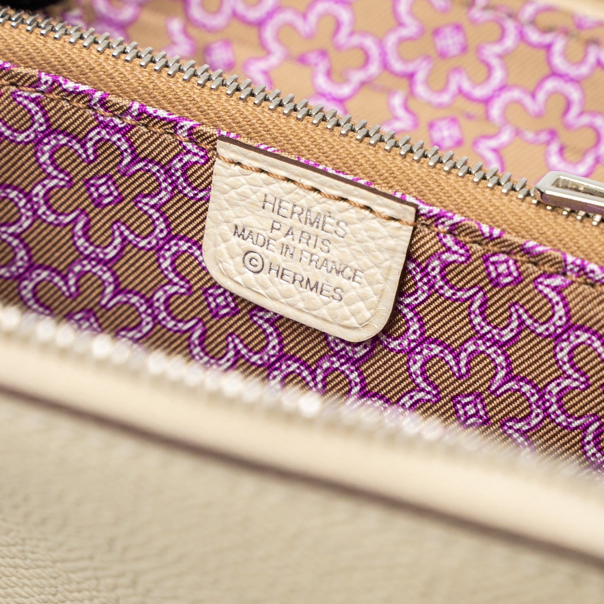 HERMES SILK IN COMPACT WALLET EPSOM NATA/CHAI/ROSE POURPRE SHW