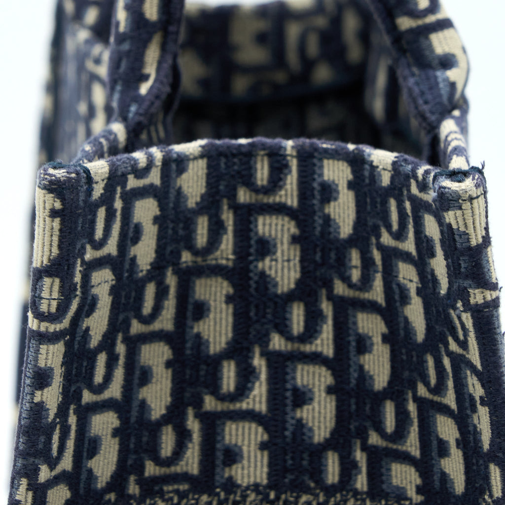 DIOR MEDIUM BOOK TOTE OBLIQUE EMBROIDERY BLUE