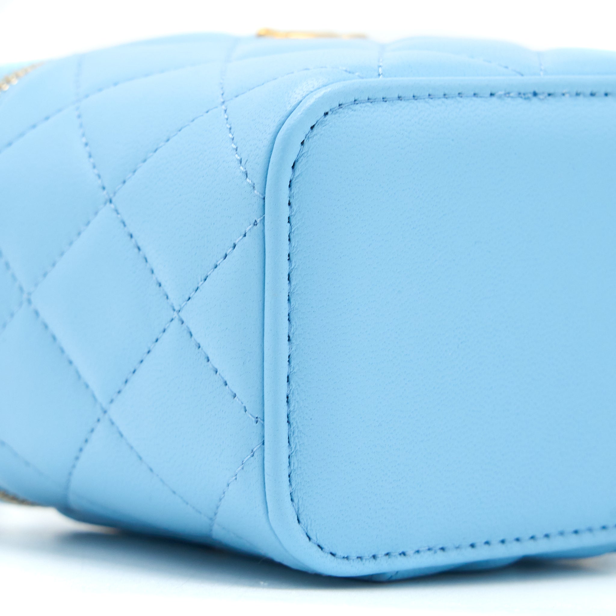 CHANEL 22S PEARL CRUSH MINI VANITY CASE LAMBSKIN LIGHT BLUE BRUSHED GHW