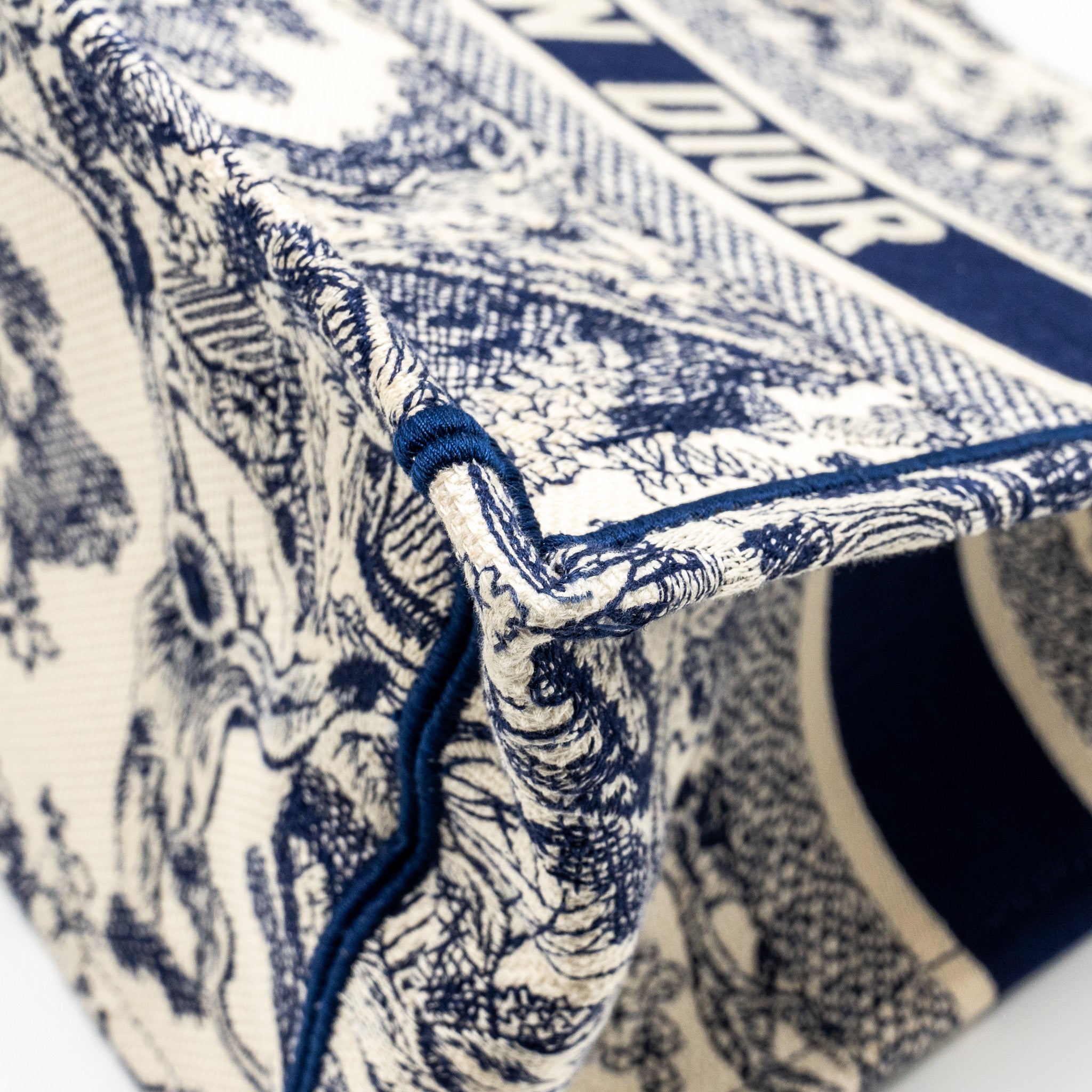 DIOR MEDIUM BOOK TOTE TOILE DE JOUY EMBROIDERY