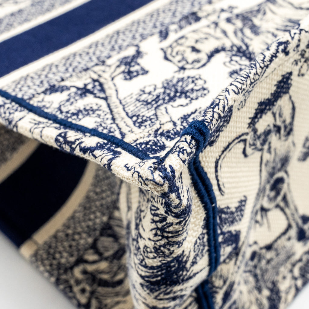 DIOR MEDIUM BOOK TOTE TOILE DE JOUY EMBROIDERY