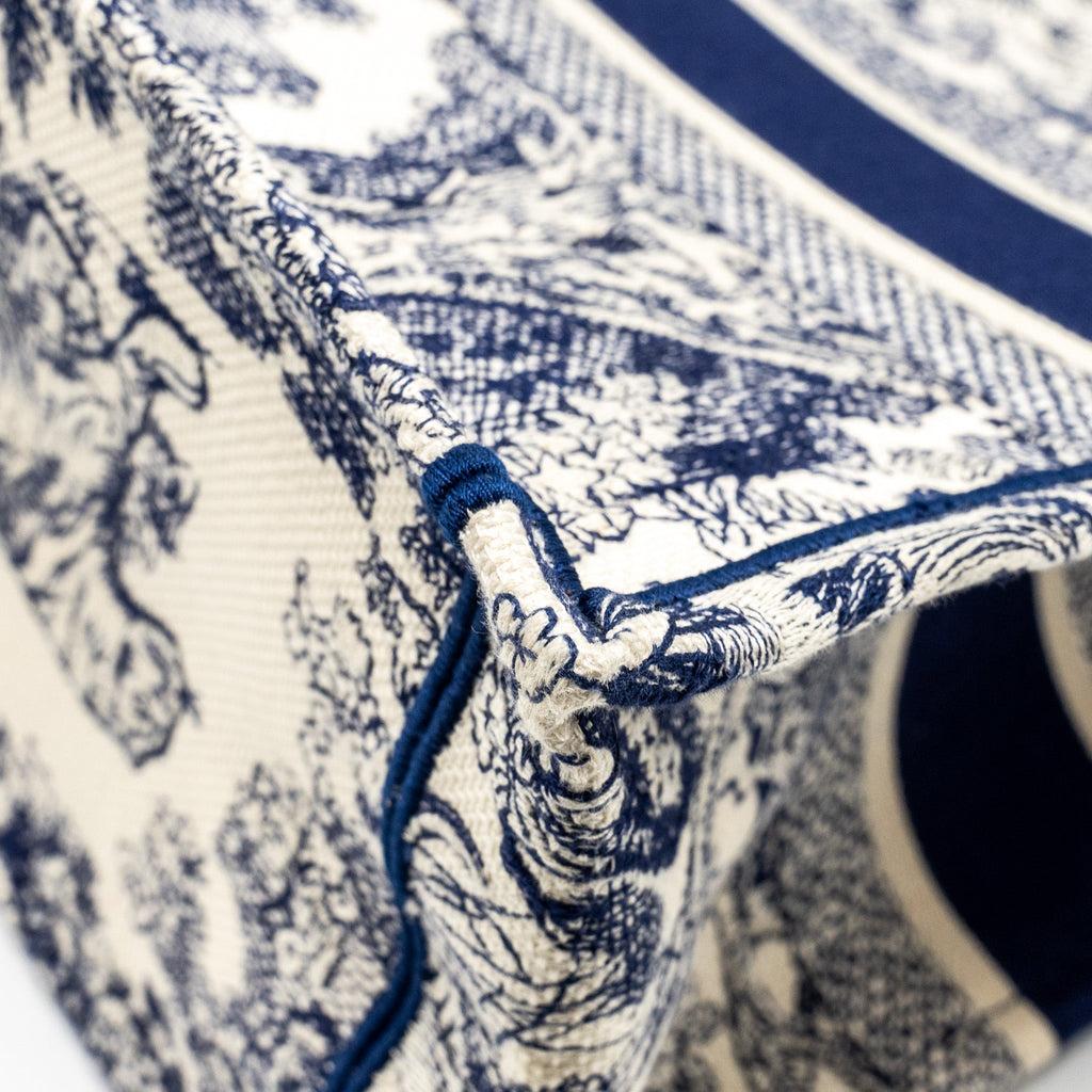 DIOR MEDIUM BOOK TOTE TOILE DE JOUY EMBROIDERY