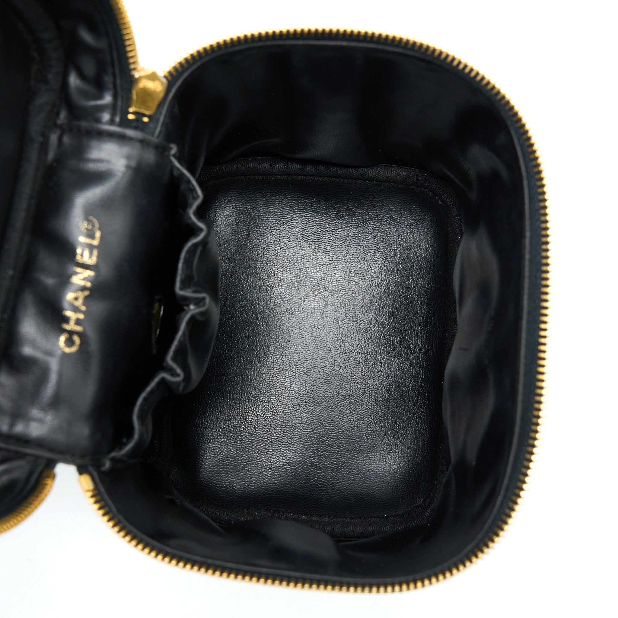 CHANEL VINTAGE VERTICAL CC LOGO COSMETIC VANITY CAVIAR BLACK GHW
