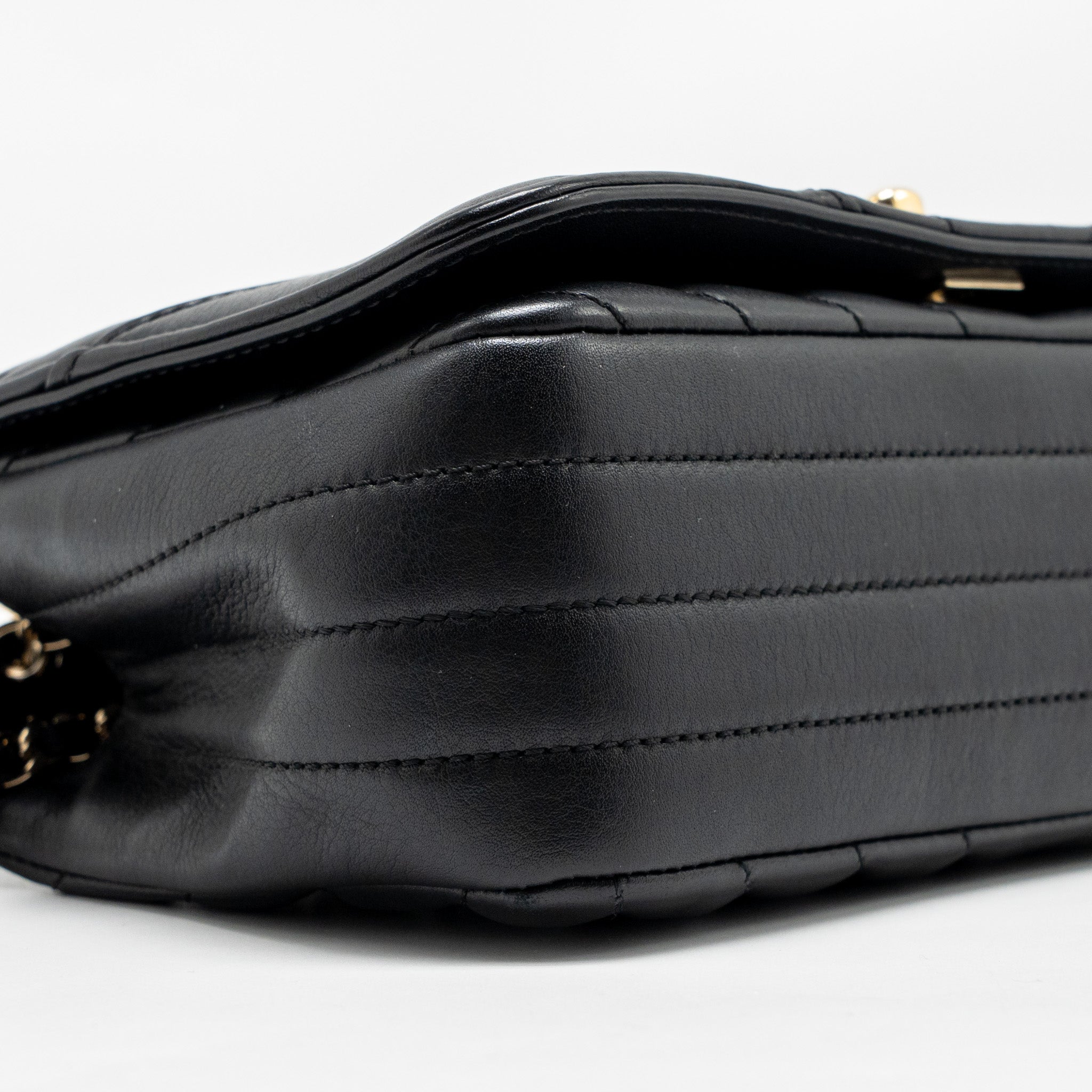 CHANEL CHEVRON FLAP BAG LAMBSKIN BLACK LGHW