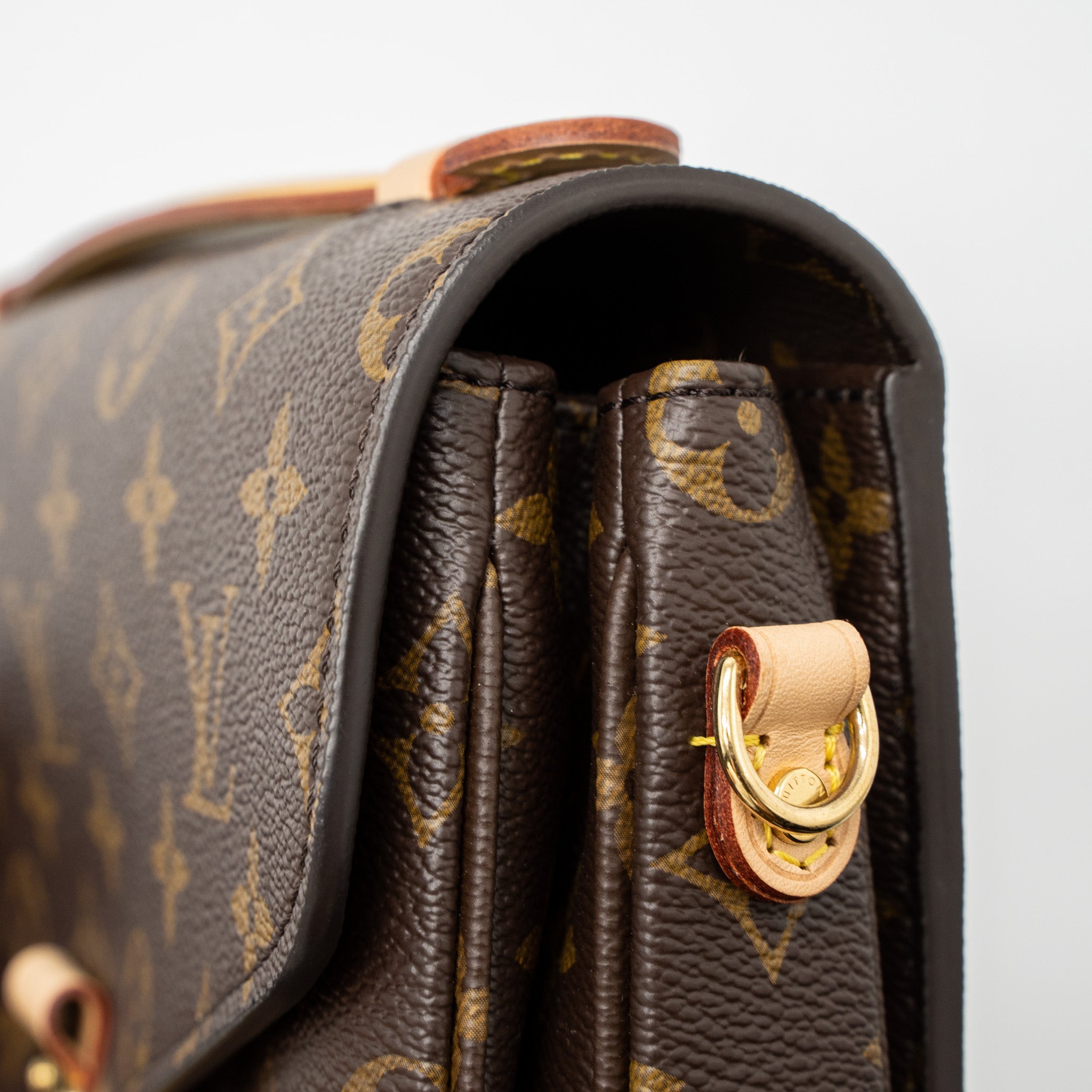LOUIS VUITTON POCHETTE MÉTIS MONOGRAM CANVAS GHW (NEW VERSION)
