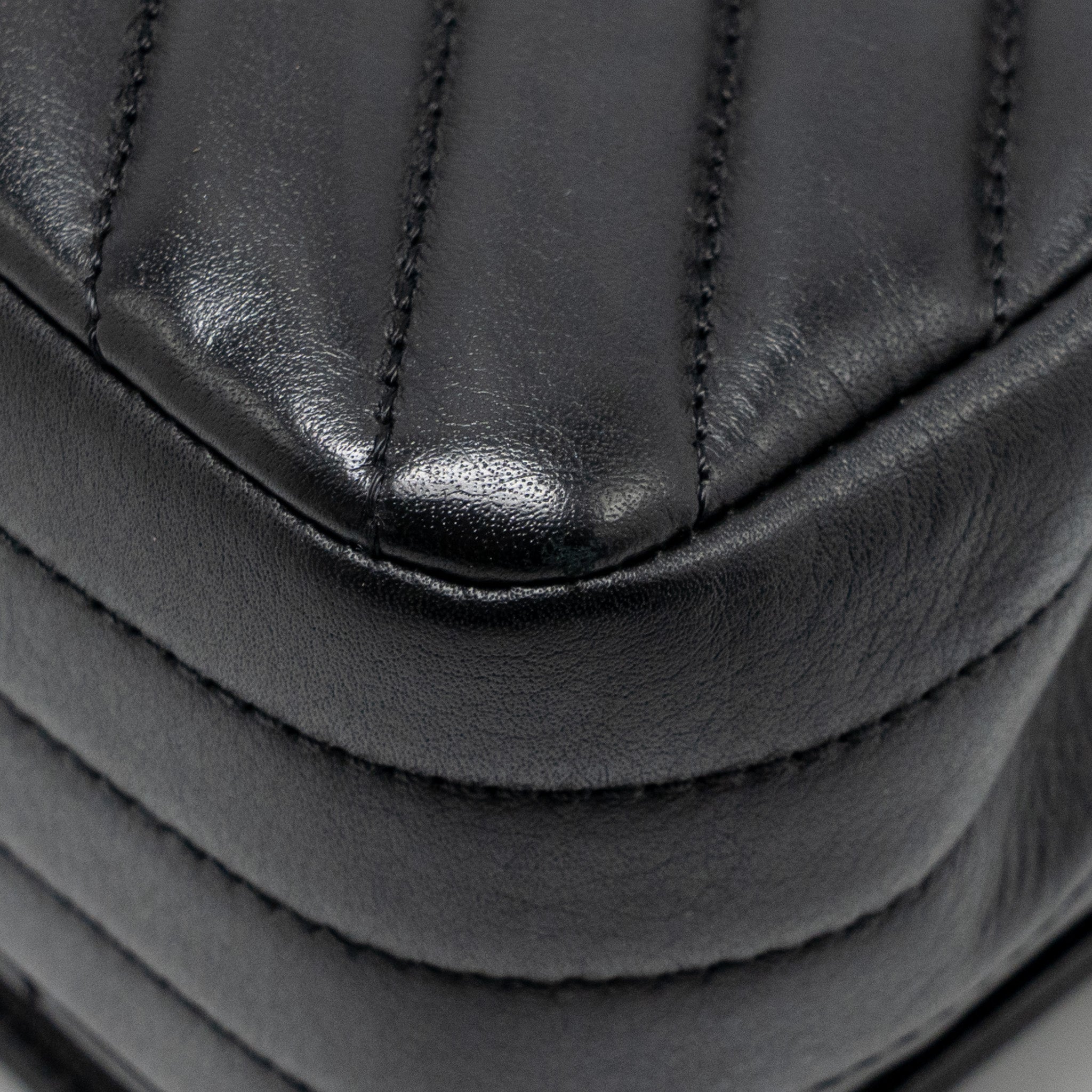 CHANEL CHEVRON FLAP BAG LAMBSKIN BLACK LGHW