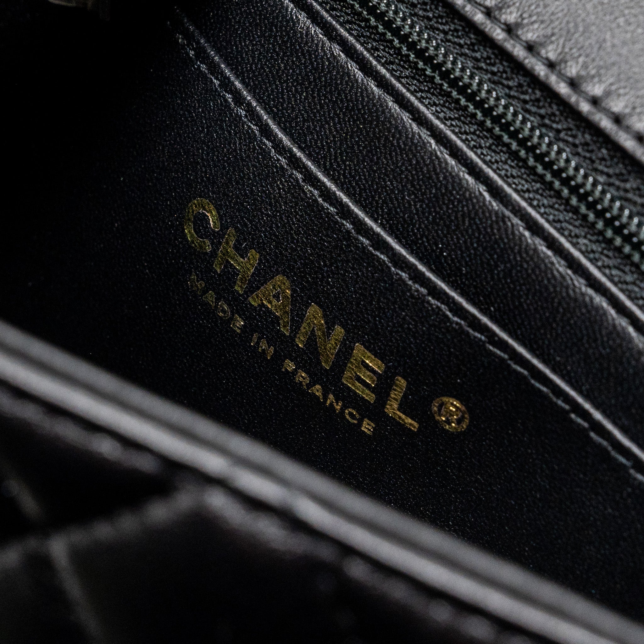 CHANEL 23K LEATHER CHAIN TOP HANDLE MINI RECTANGULAR FLAP BAG LAMBSKIN BLACK LGHW (MICROCHIP)