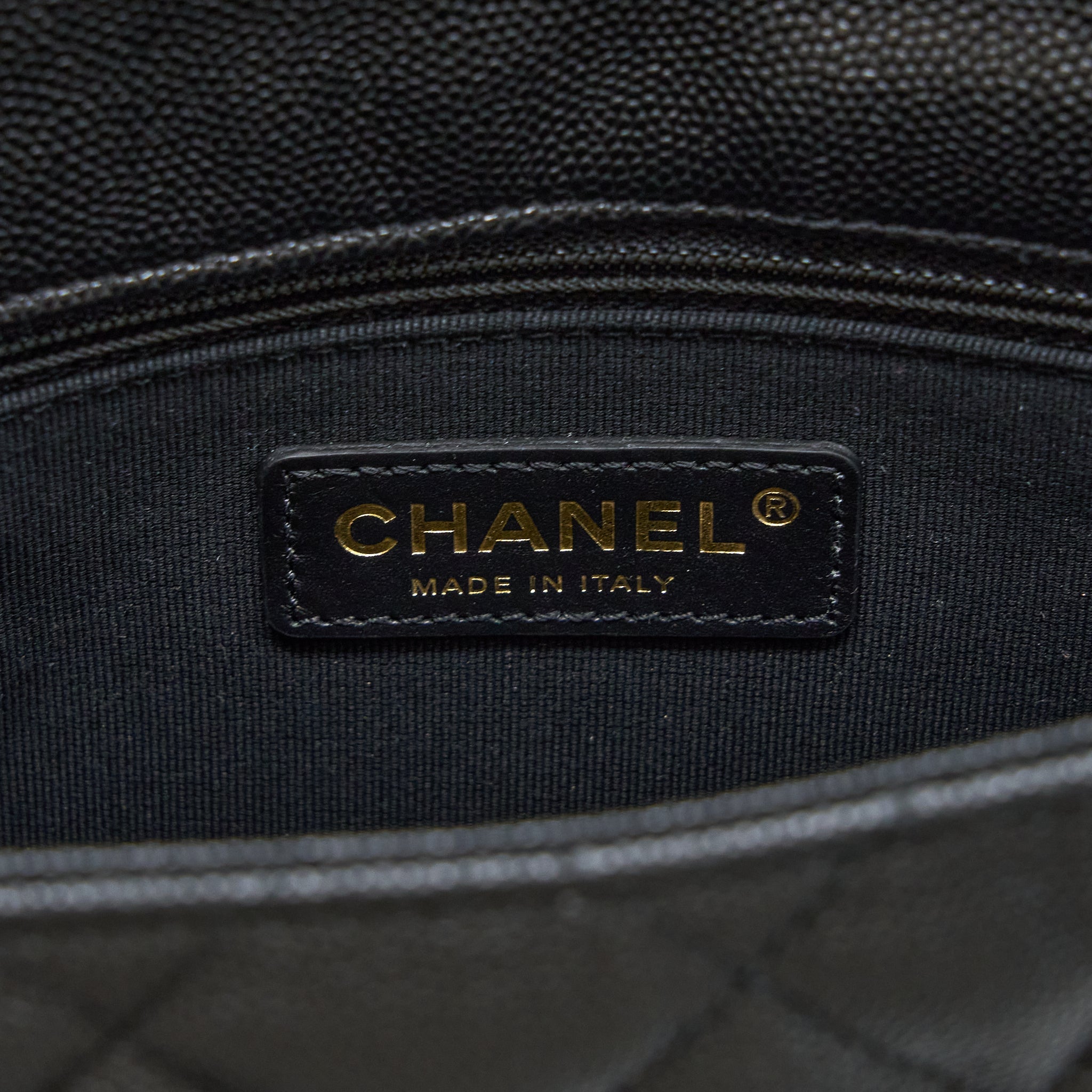 CHANEL 23C QUILTED FLAP BAG CC LOGO CHAIN GRAINED CALFSKIN BLACK GHW (MICROCHIP)