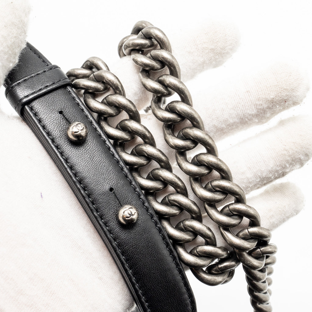 CHANEL MEDIUM BOY BAG LAMBSKIN BLACK RUTHENIUM HARDWARE