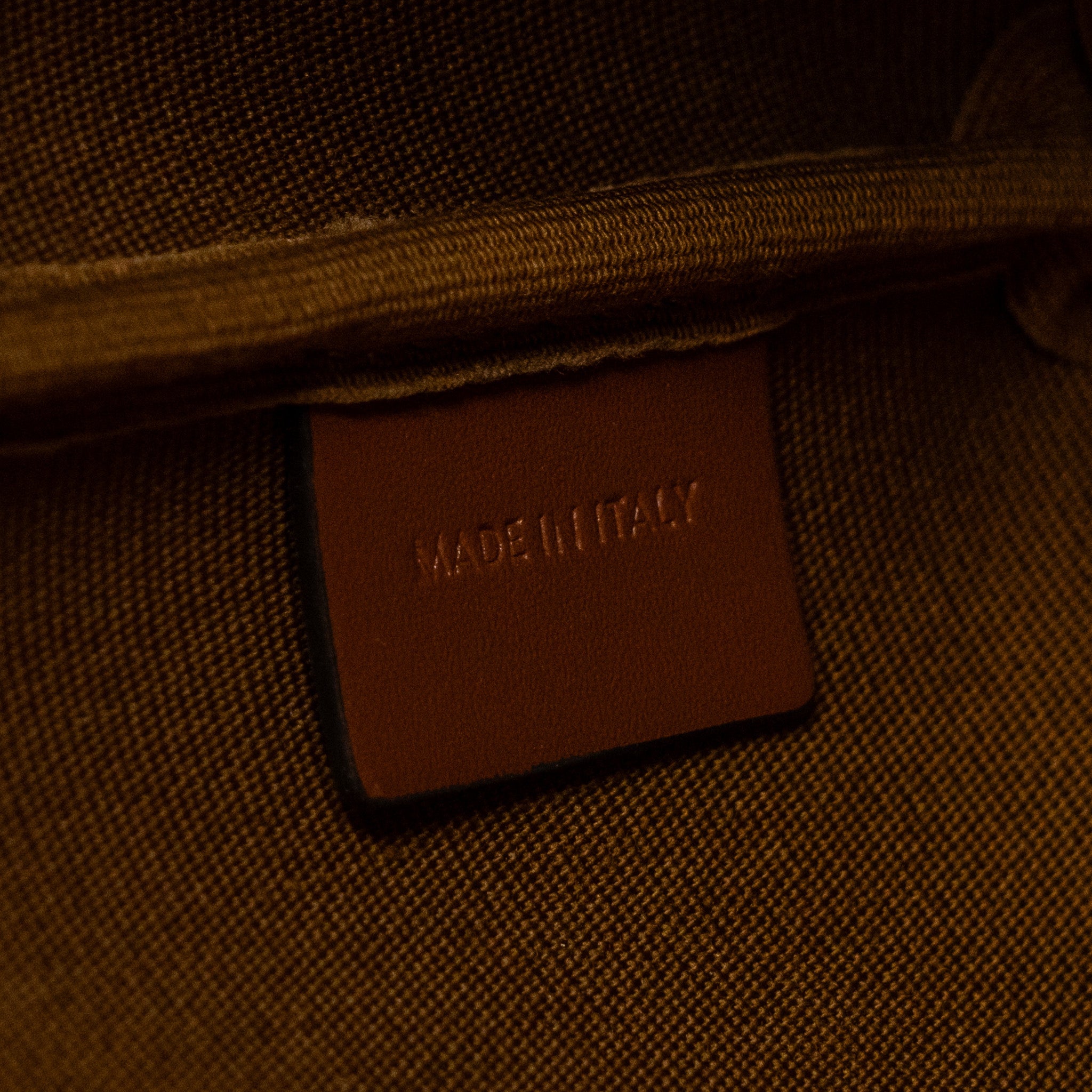 CELINE SMALL BUCKET IN TRIOMPHE CANVAS AND CALFSKIN TAN GHW