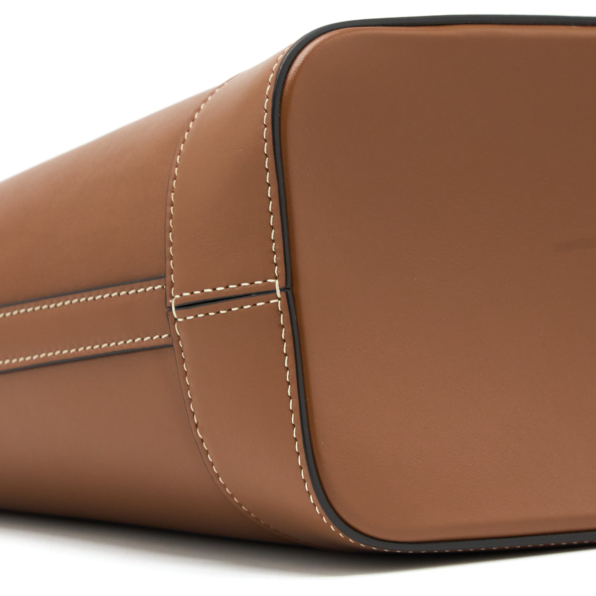 CELINE SMALL BUCKET CUIR TRIOMPHE CALFSKIN TAN GHW