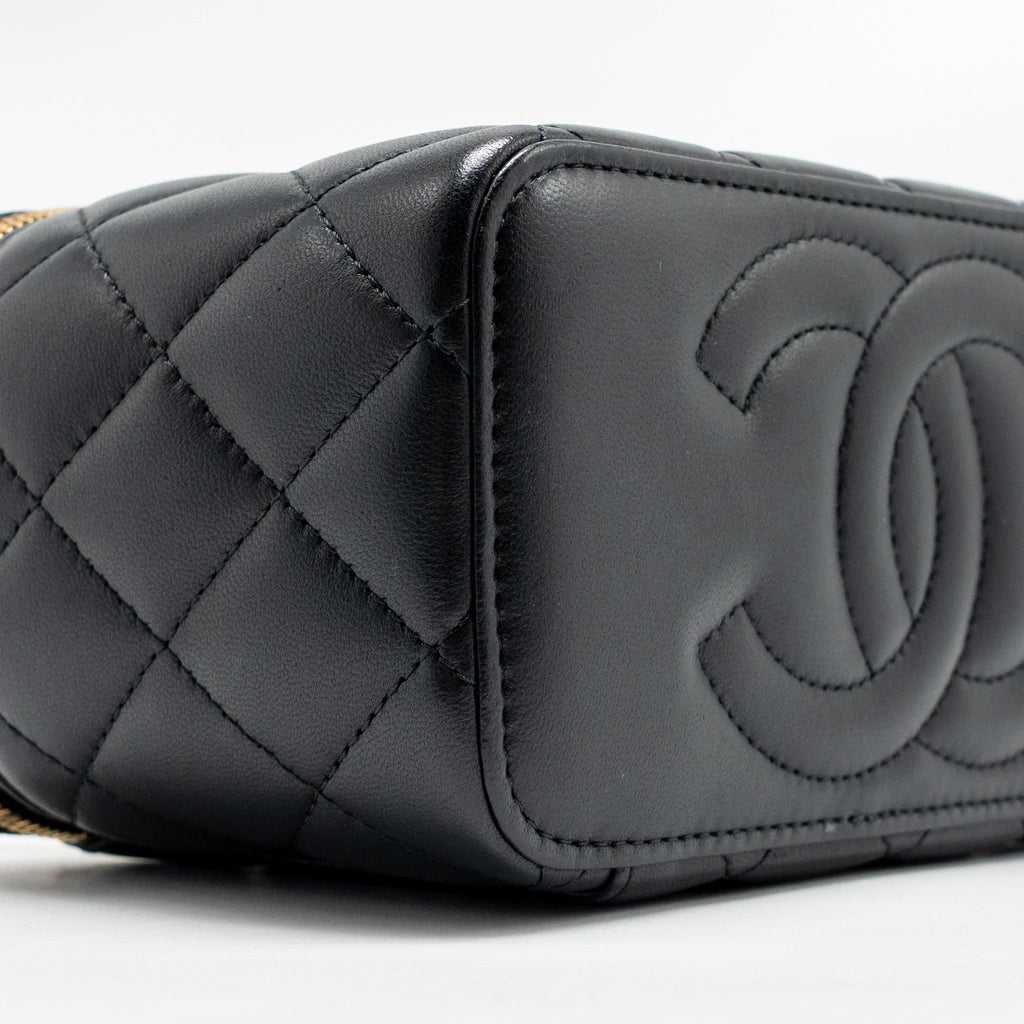 CHANEL LONG VANITY WITH COCO CHARM CHAIN LAMBSKIN BLACK GHW (MICROCHIP)